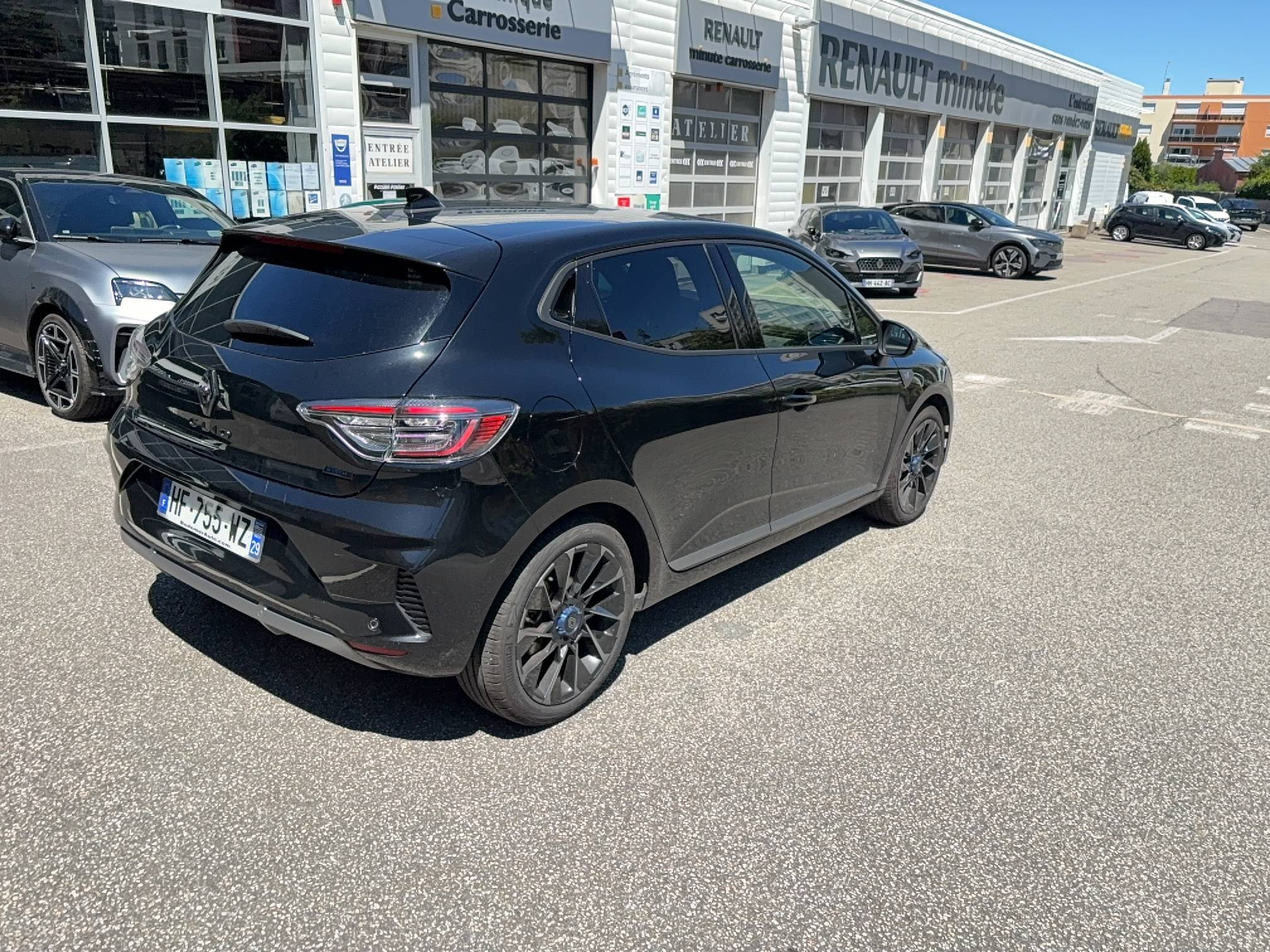Vente en ligne Renault Clio 5 Clio E-Tech full hybrid 145 ch GSR2 au prix de 27 490 €