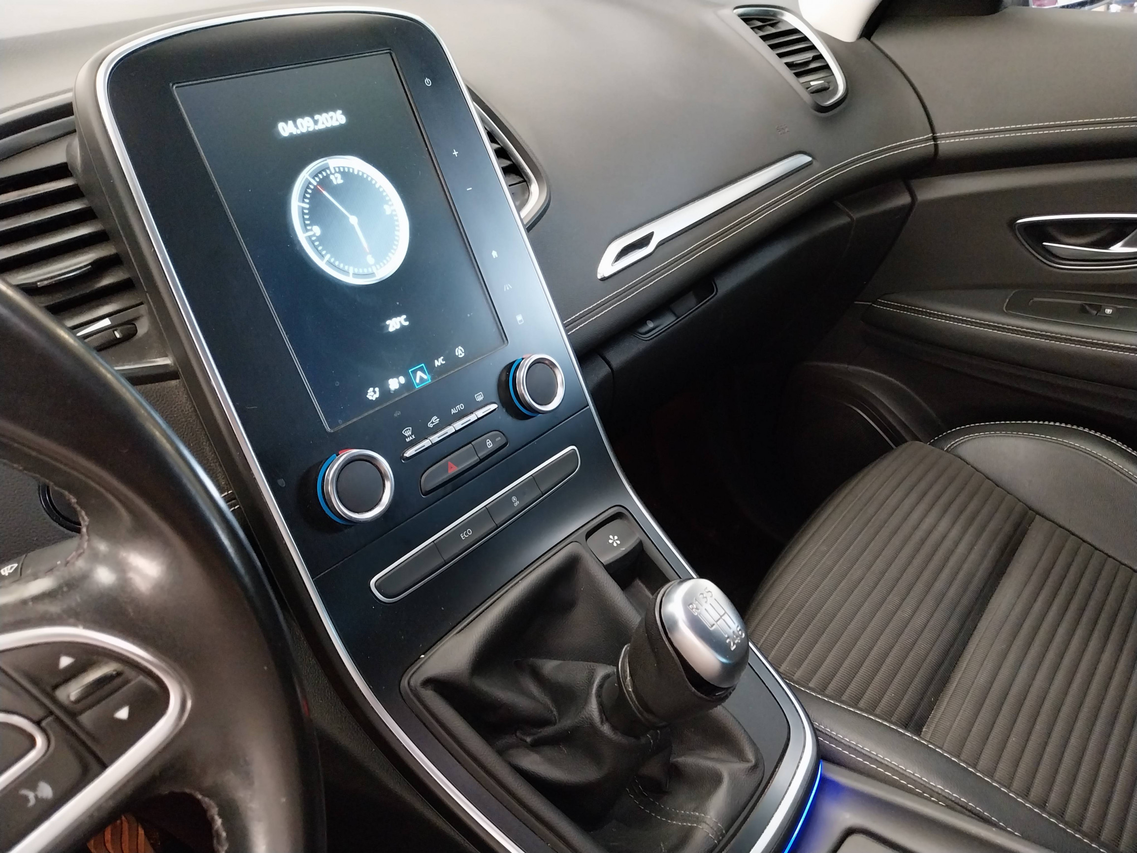 Vente en ligne Renault Scenic 4 Scenic Blue dCi 150 au prix de 14 990 €