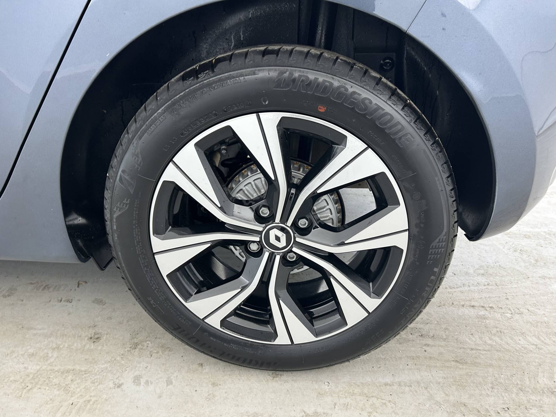 Vente en ligne Renault Clio 5 Clio TCe 90 - 21N au prix de 14 990 €