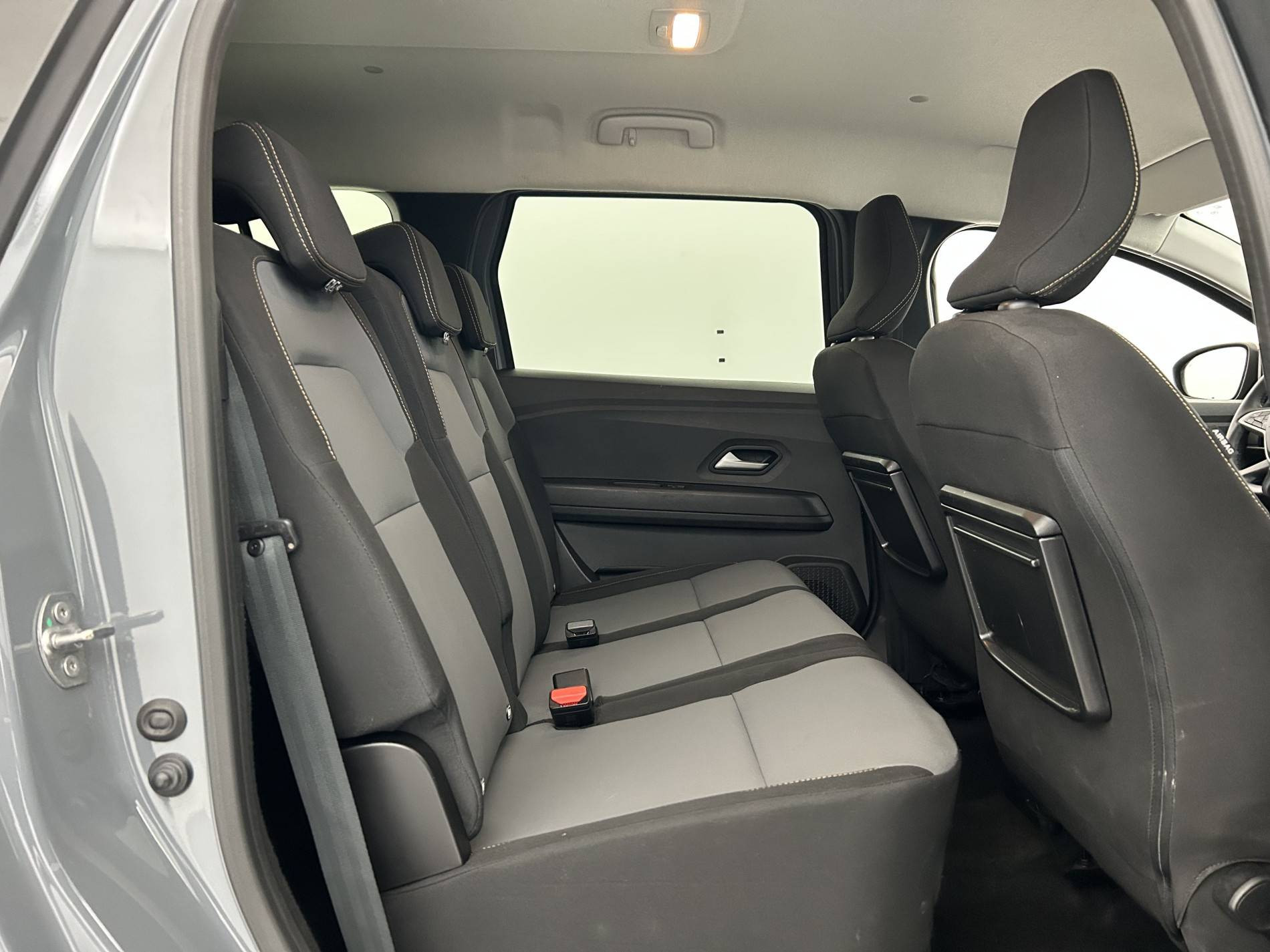 Vente en ligne Dacia Jogger  Hybrid 140 7 places GSR2 au prix de 23 890 €