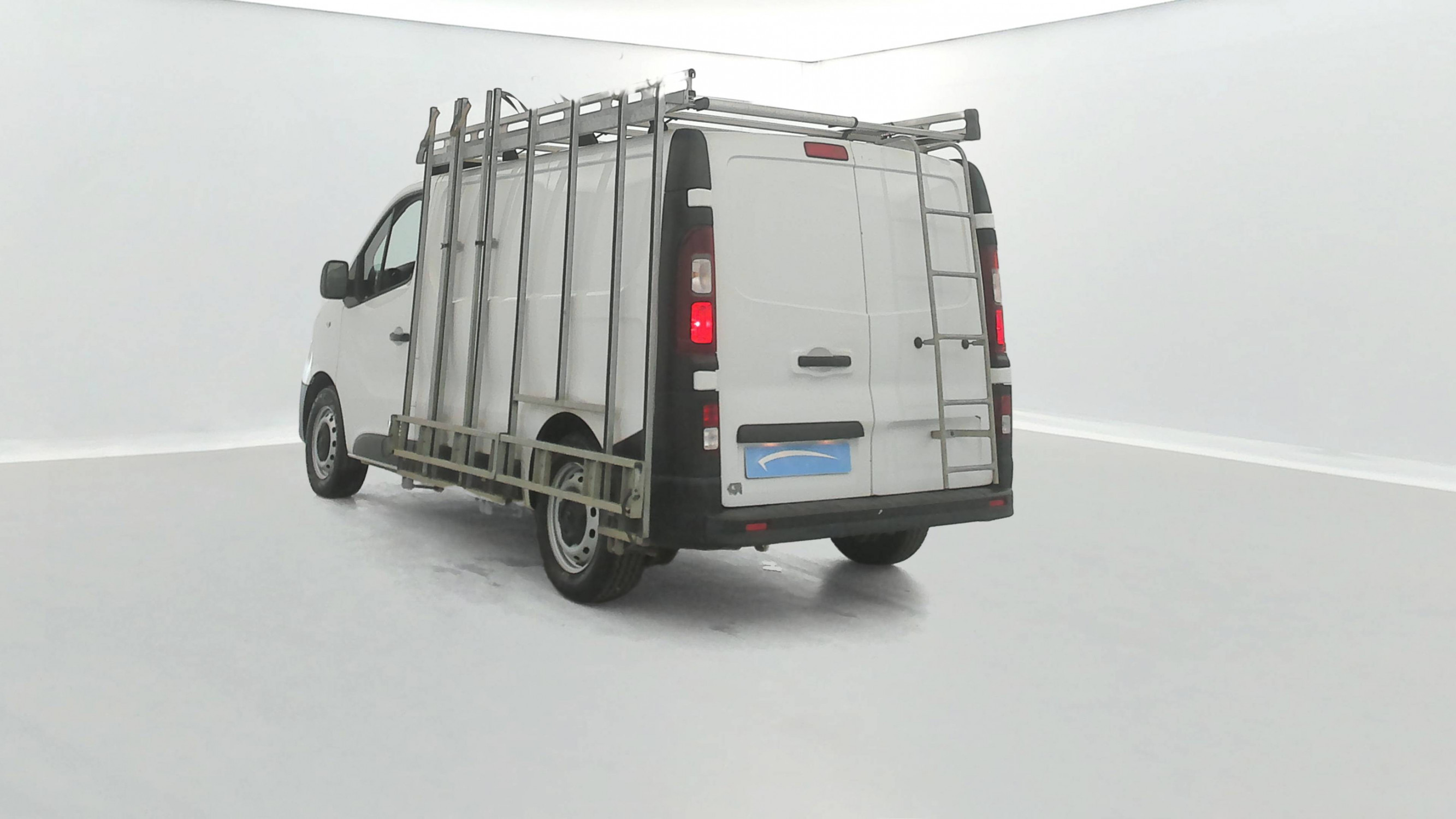 Vente en ligne Renault Trafic 3 Fourgon TRAFIC FGN L1H1 1000 KG DCI 120 au prix de 19 490 €