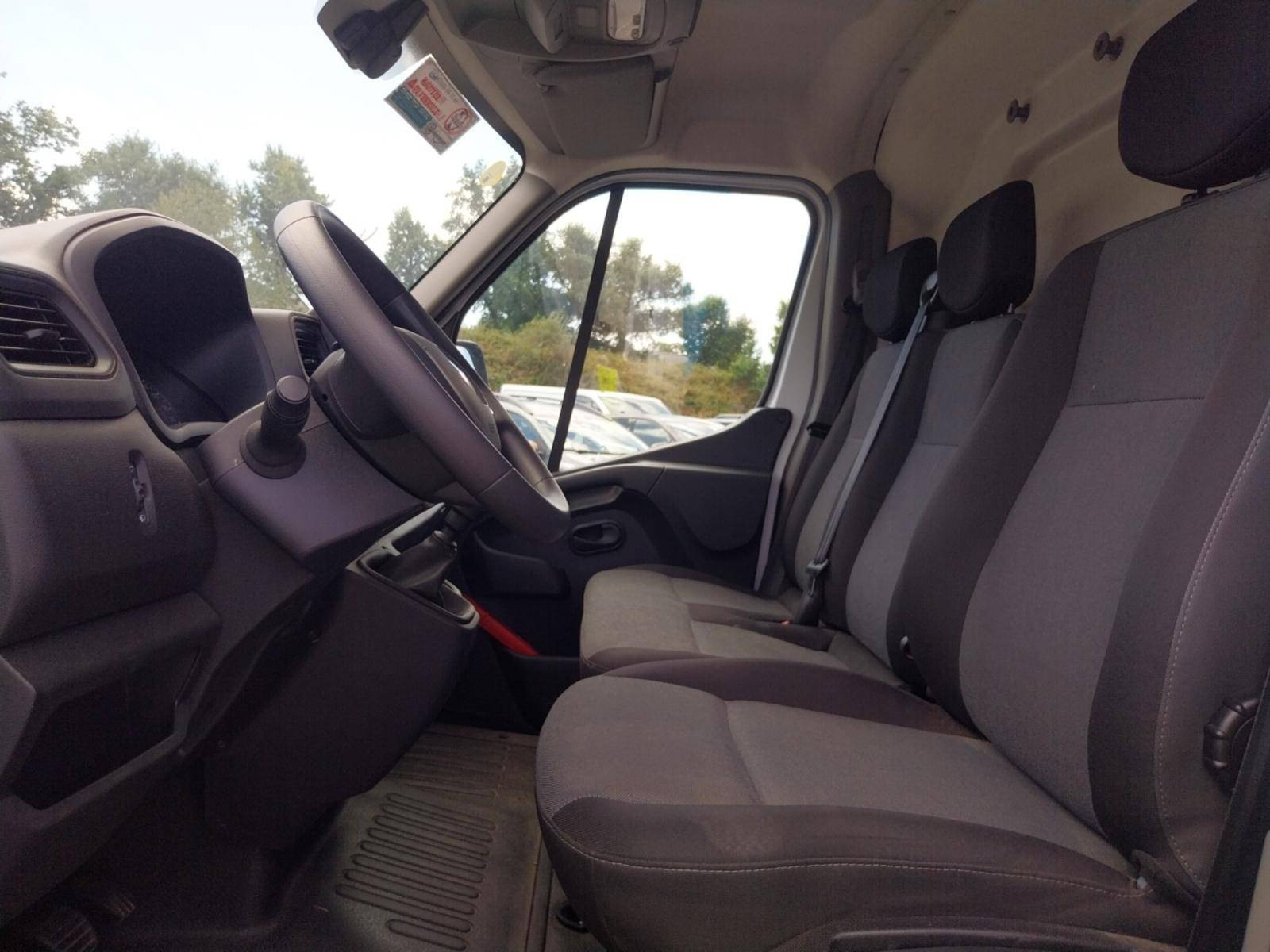 Vente en ligne Renault Master Fourgon MASTER FGN TRAC F3500 L2H2 BLUE DCI 135 au prix de 23 890 €