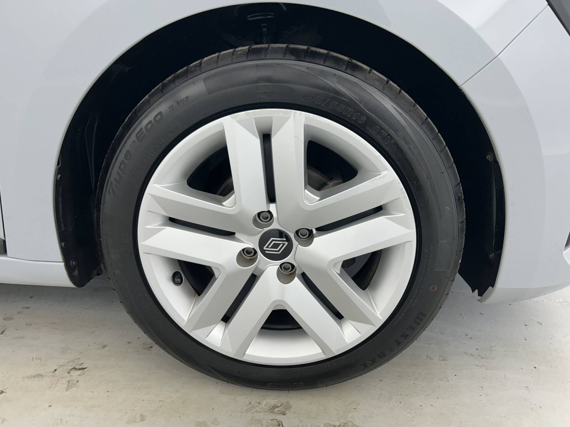 Vente en ligne Renault Clio 5 Clio TCe 90 au prix de 15 790 €