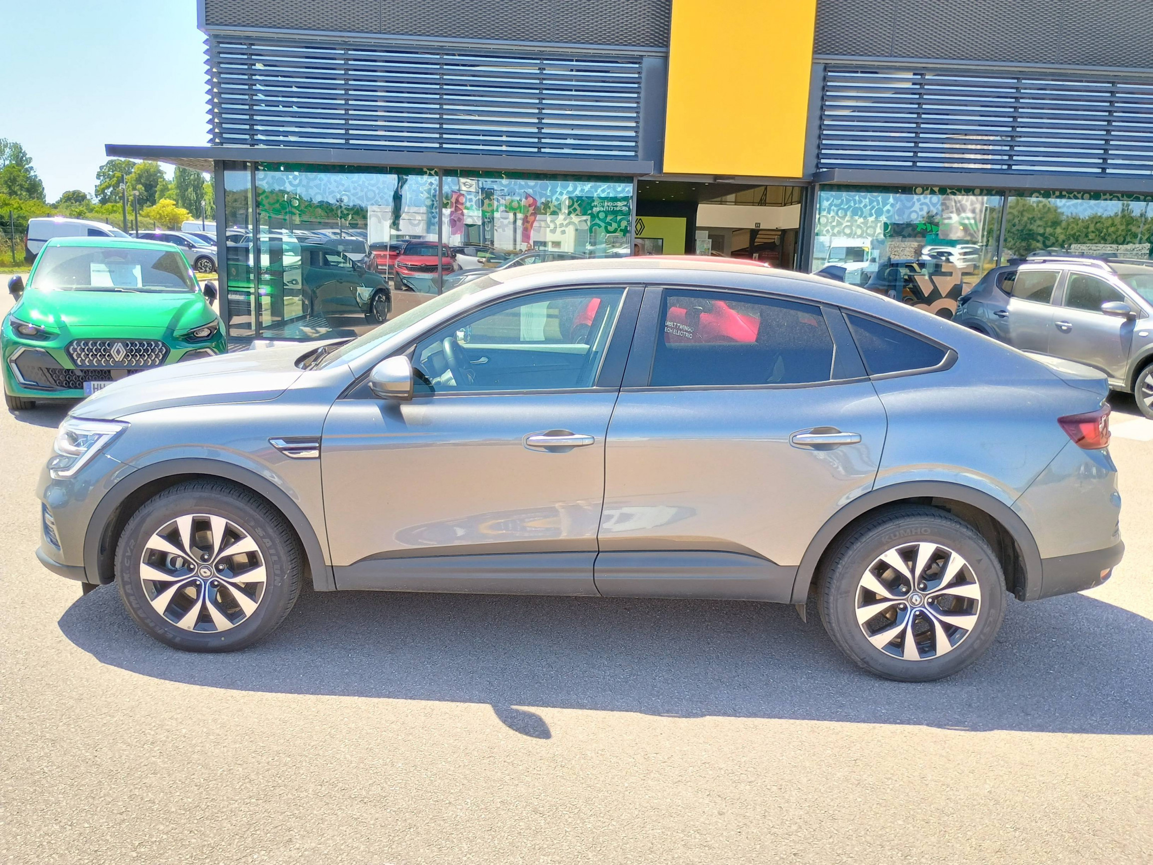 Vente en ligne Renault Arkana  E-Tech hybride 145 - 22 au prix de 21 991 €