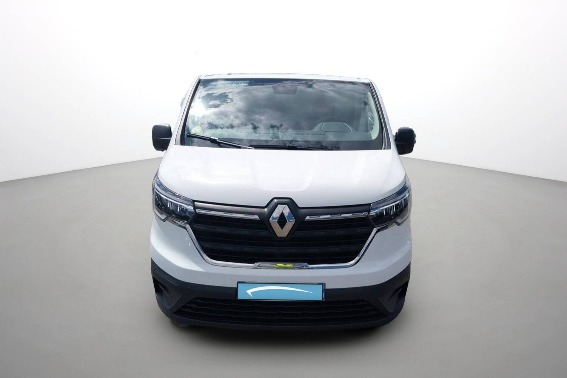 Vente en ligne Renault Trafic 3 Fourgon TRAFIC FG BLUE DCI 130 L1H1 3T GSR2 au prix de 23 990 €