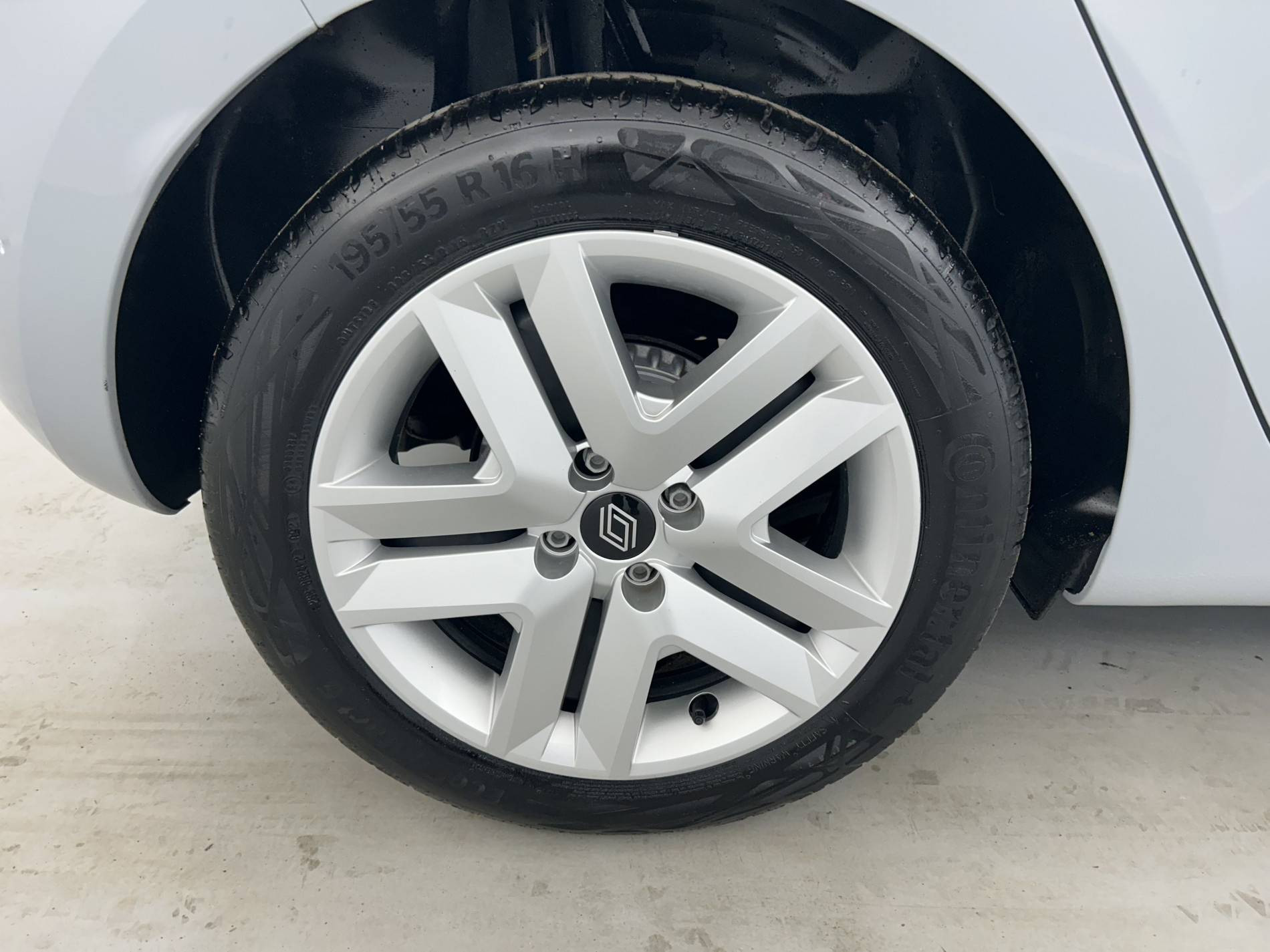 Vente en ligne Renault Clio 5 Clio TCe 90 au prix de 15 790 €