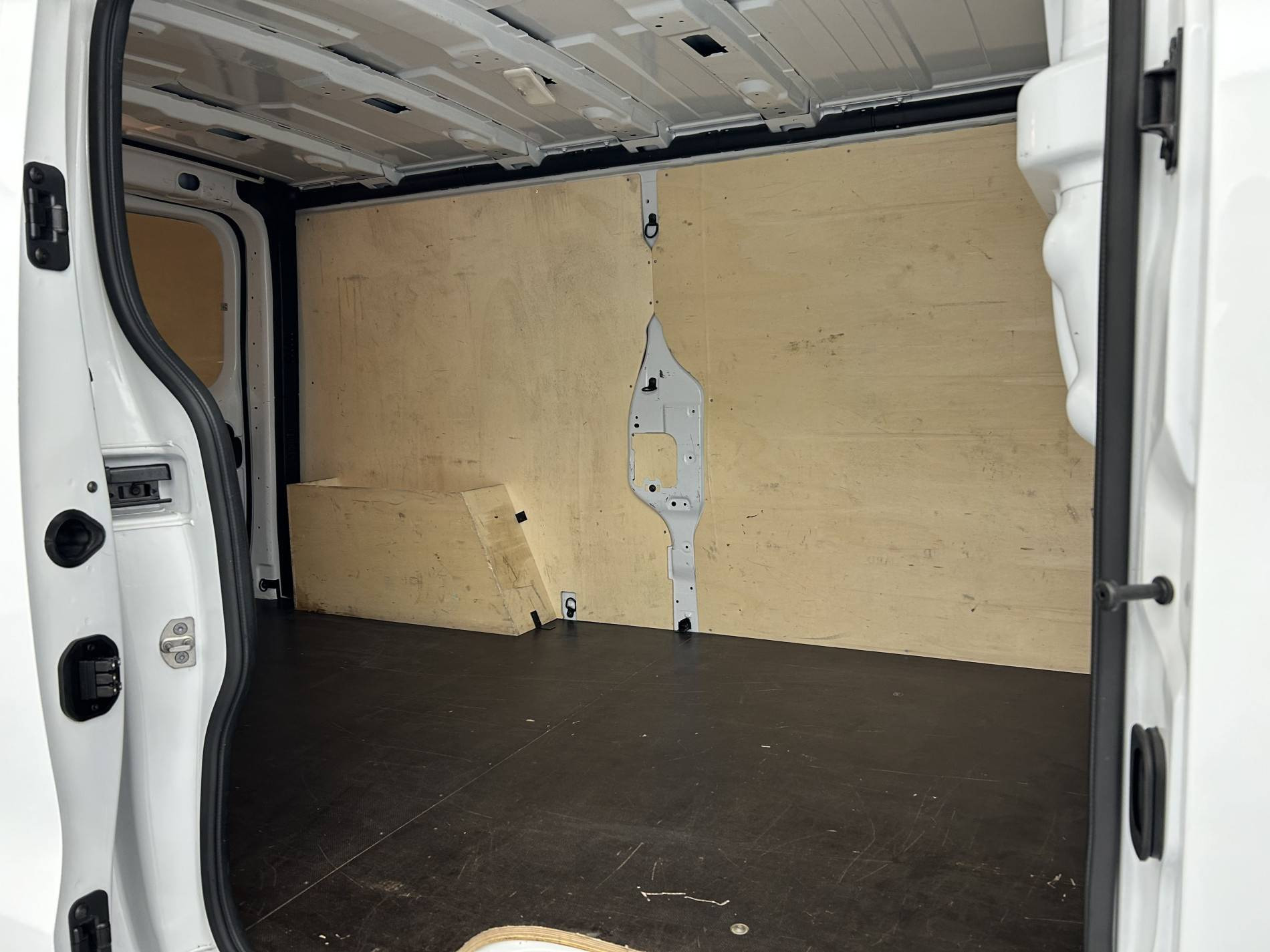Vente en ligne Renault Trafic 3 Fourgon TRAFIC FGN L2H1 3000 KG BLUE DCI 130 au prix de 23 700 €