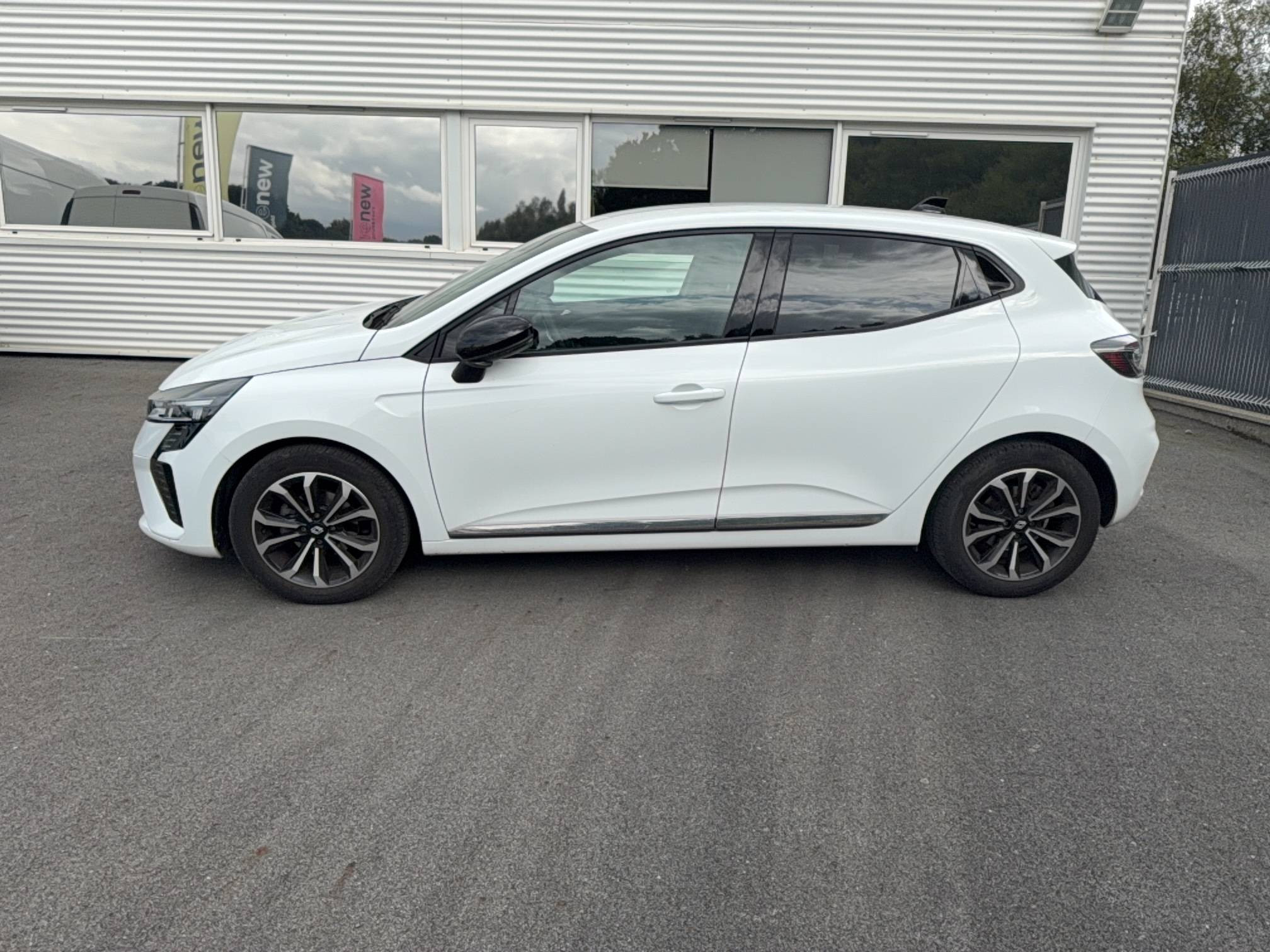 Vente en ligne Renault Clio 5 Clio TCe 90 au prix de 16 390 €