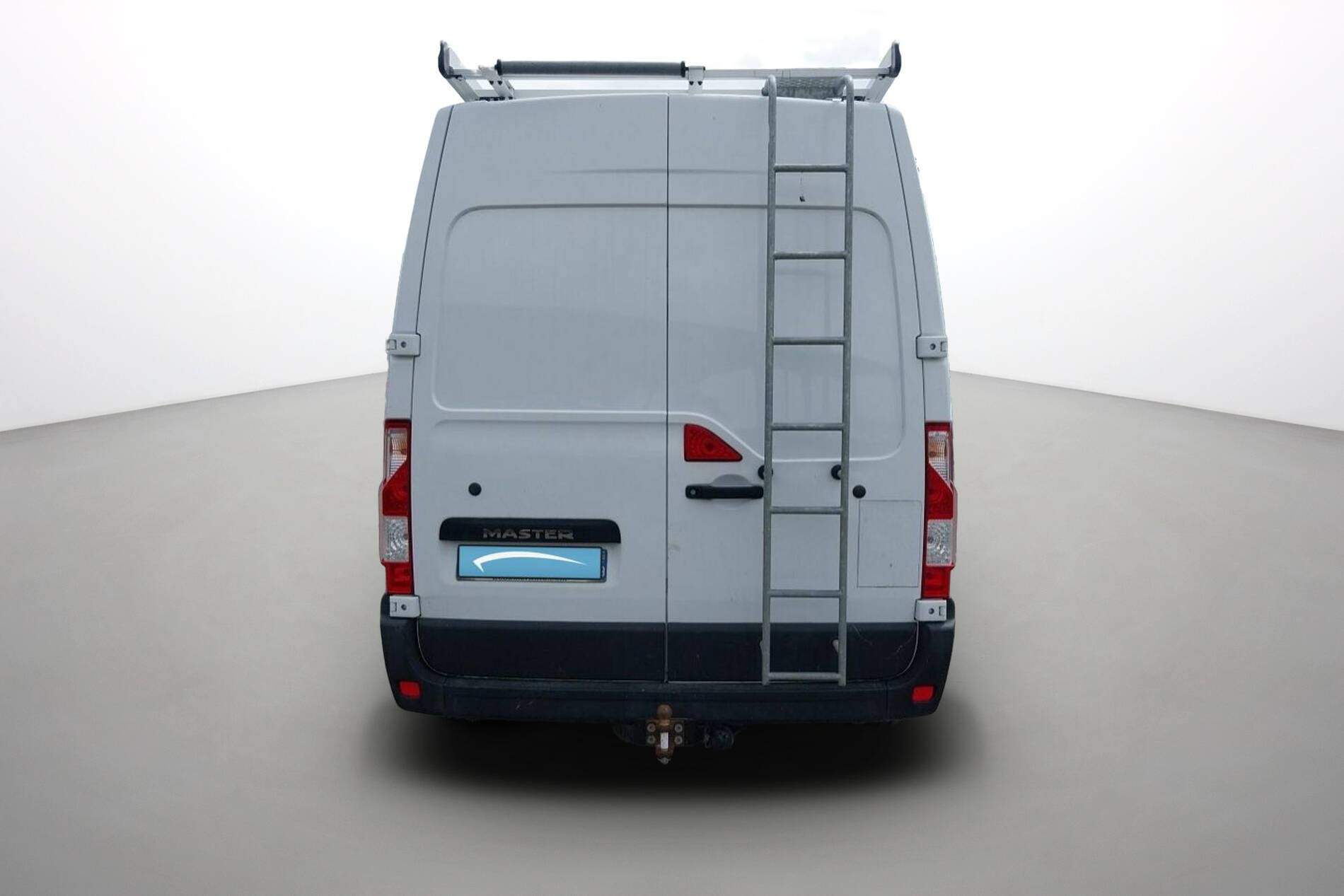 Vente en ligne Renault Master Fourgon MASTER FGN TRAC F3300 L2H2 DCI 135 au prix de 20 890 €
