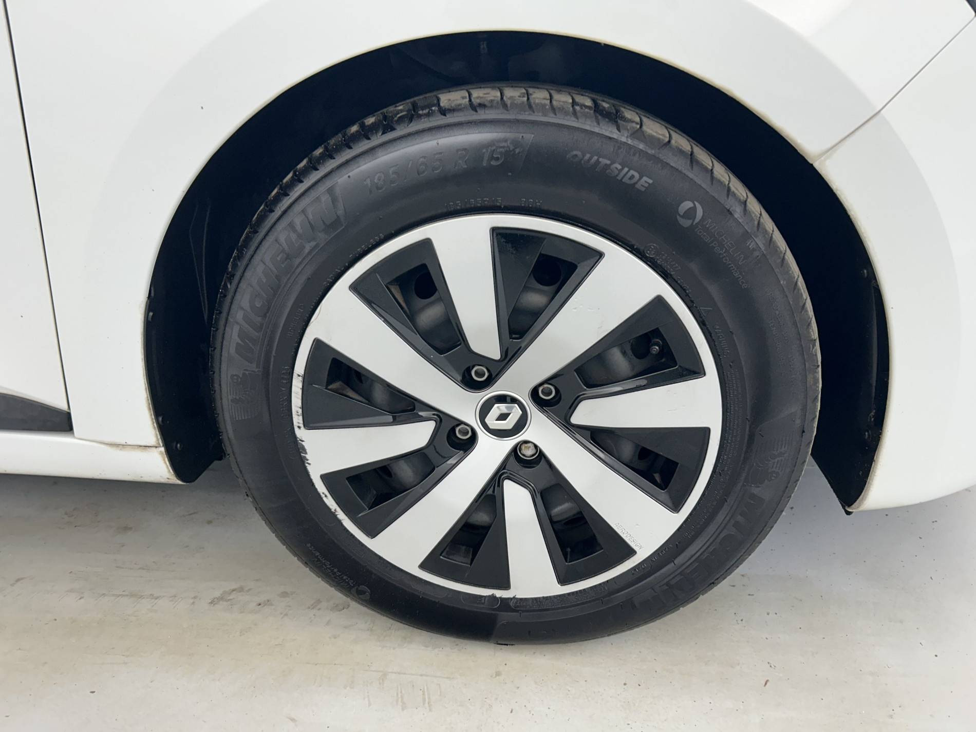 Vente en ligne Renault Clio 5 Clio TCe 90 au prix de 13 990 €