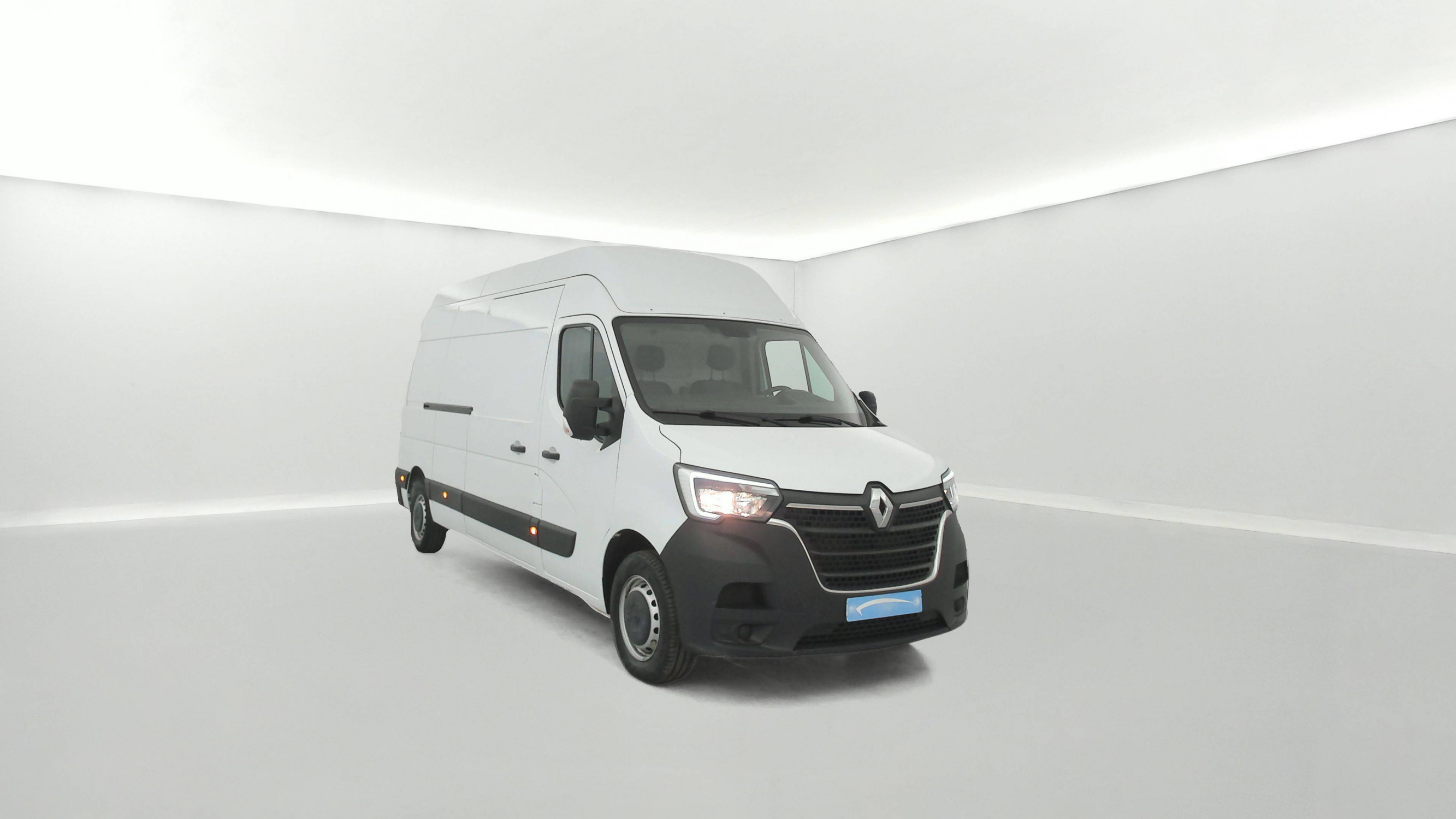 Vente en ligne Renault Master Fourgon MASTER FGN TRAC F3500 L3H3 BLUE DCI 135 au prix de 25 990 €