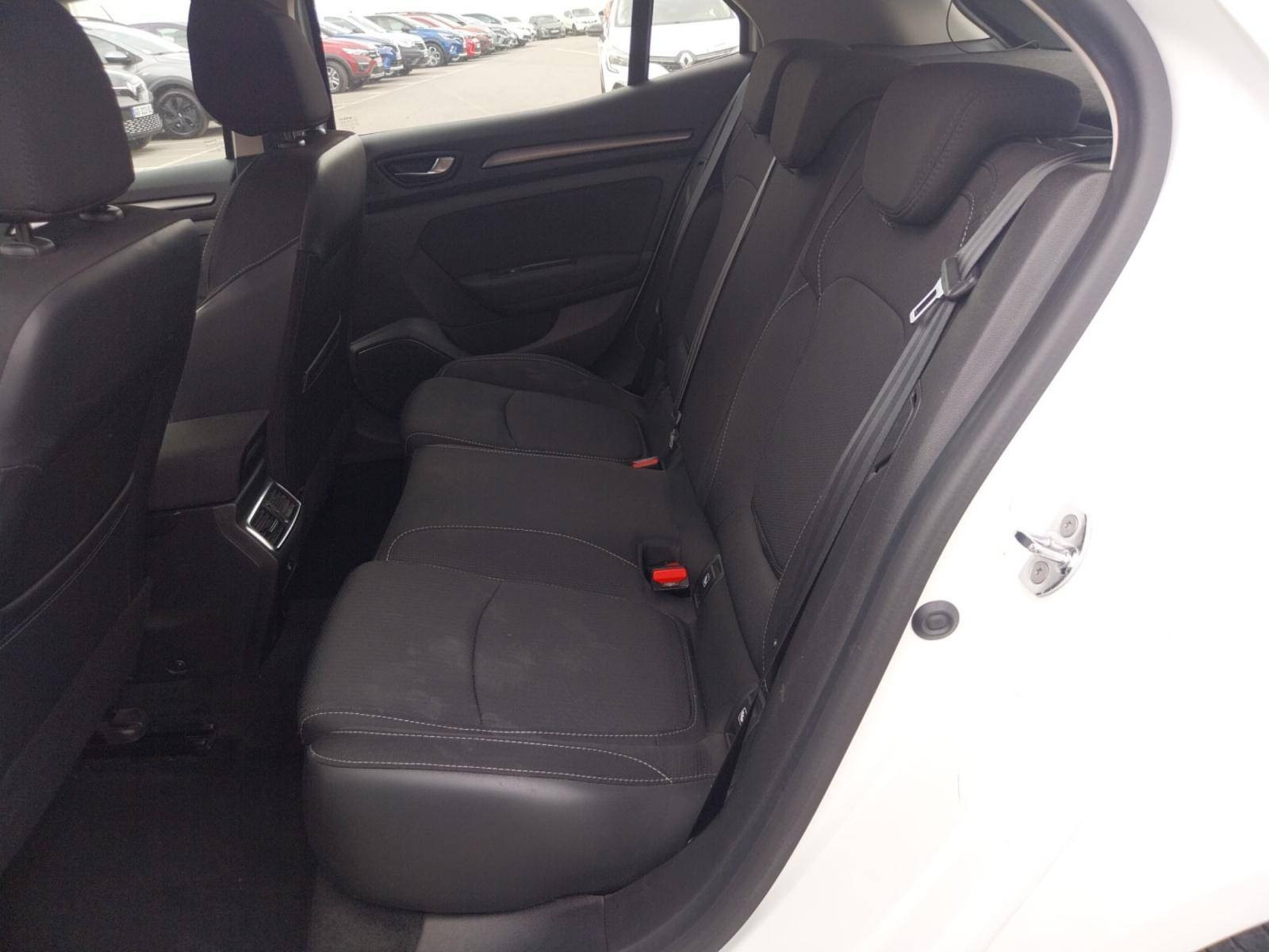 Vente en ligne Renault Megane 4 Mégane IV Berline Blue dCi 115 au prix de 13 290 €