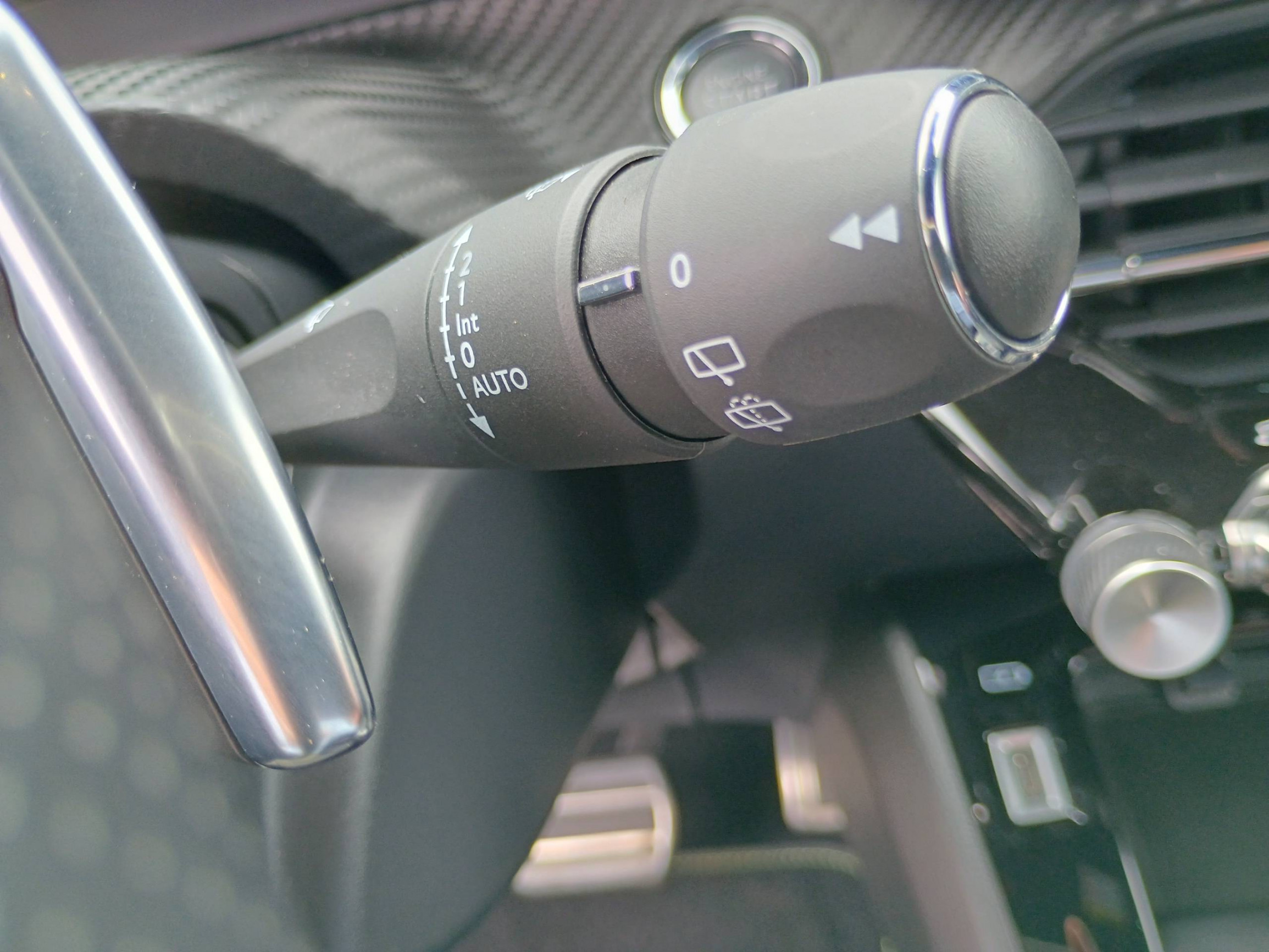 Vente en ligne Peugeot 2008  BlueHDi 130 S&S EAT8 au prix de 19 990 €