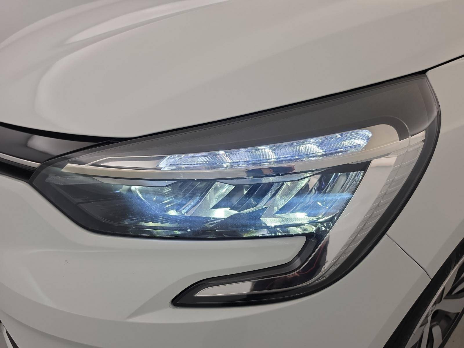 Vente en ligne Renault Clio 5 Clio E-Tech full hybrid 145 au prix de 16 490 €