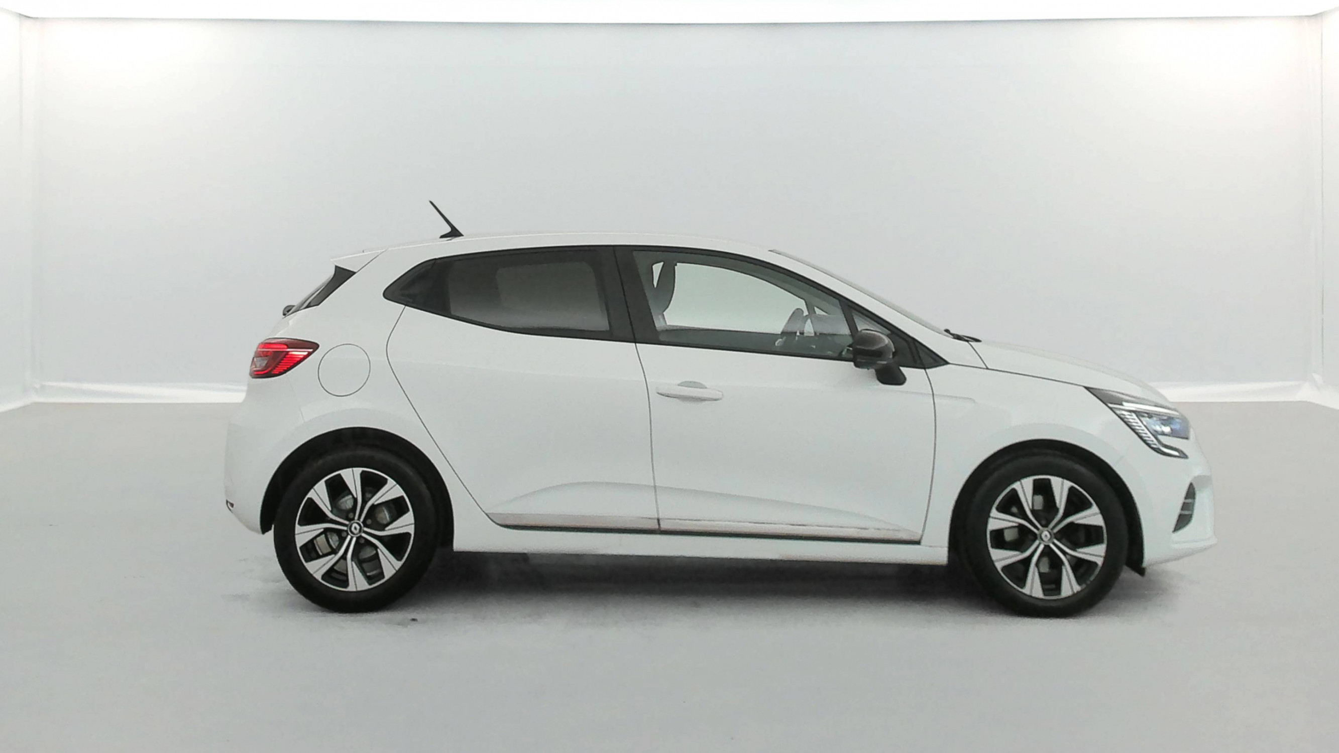 Vente en ligne Renault Clio 5 Clio Blue dCi 100 au prix de 14 990 €