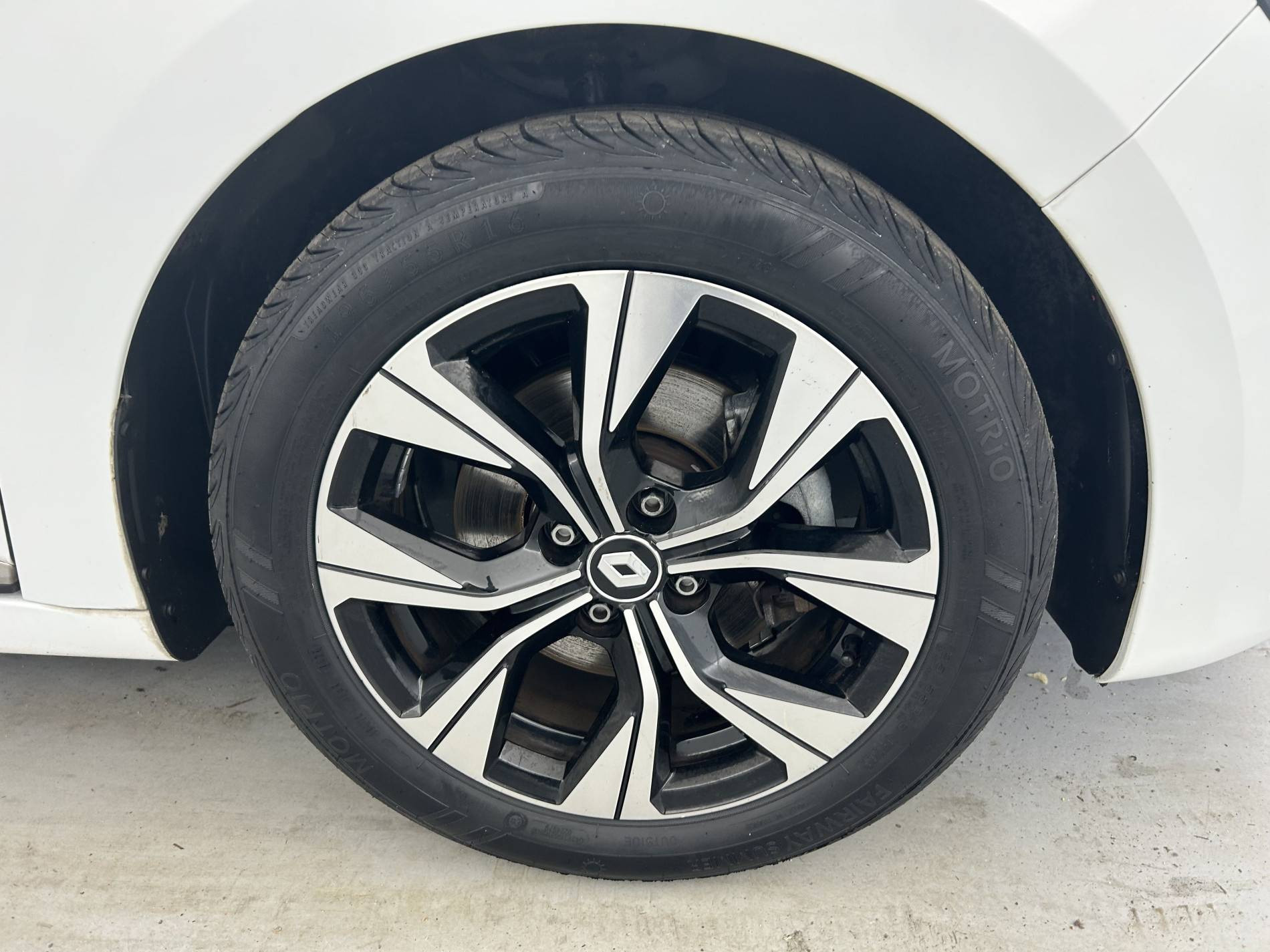 Vente en ligne Renault Clio 5 Clio E-Tech full hybrid 145 au prix de 15 490 €