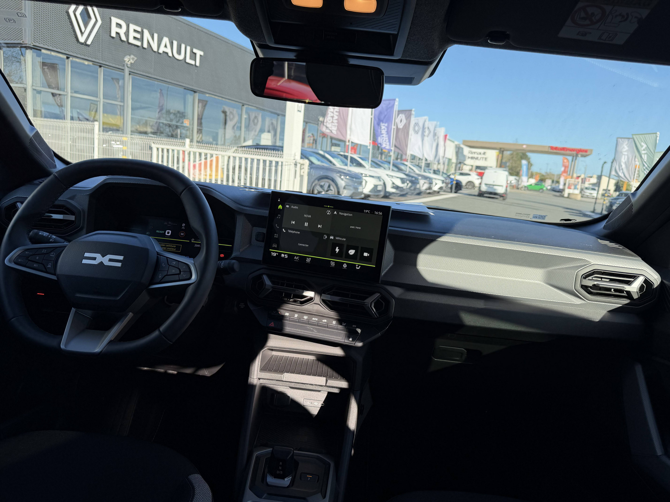 Vente en ligne Dacia Duster  Hybrid 155 au prix de 28 590 €