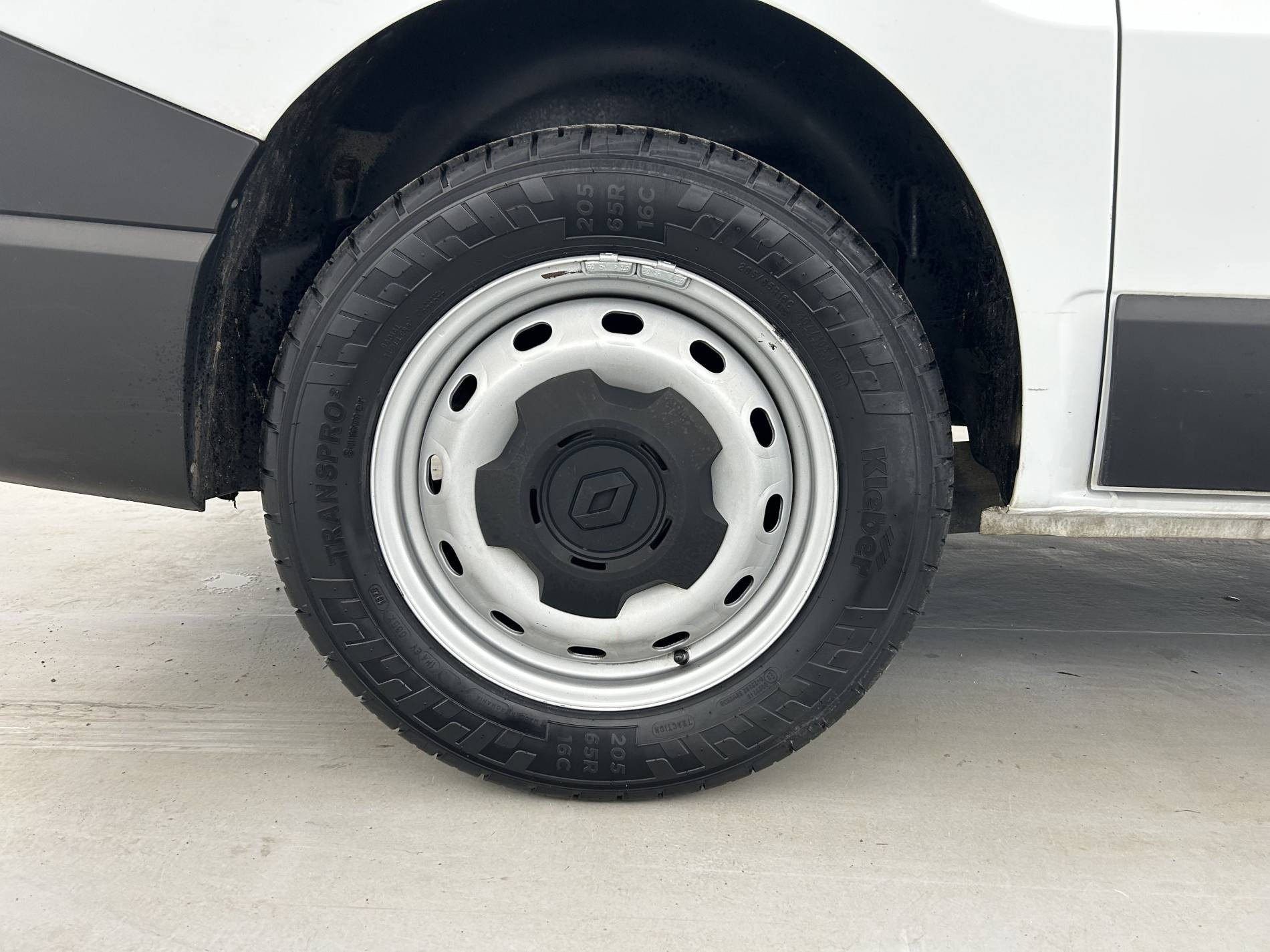 Vente en ligne Renault Trafic 3 Fourgon TRAFIC FGN L1H1 2800 KG BLUE DCI 110 au prix de 18 990 €