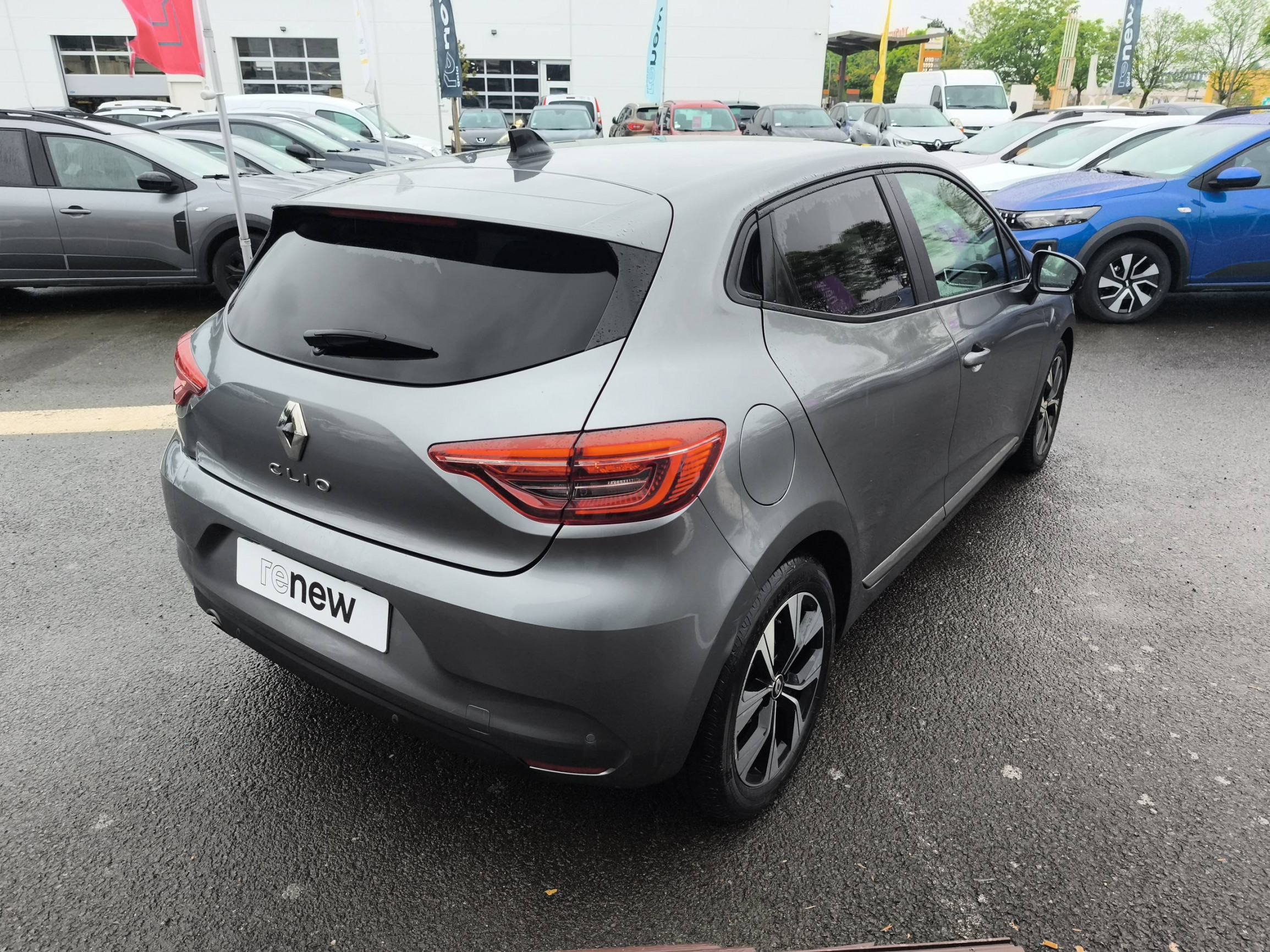 Vente en ligne Renault Clio 5 Clio TCe 100 GPL au prix de 13 990 €