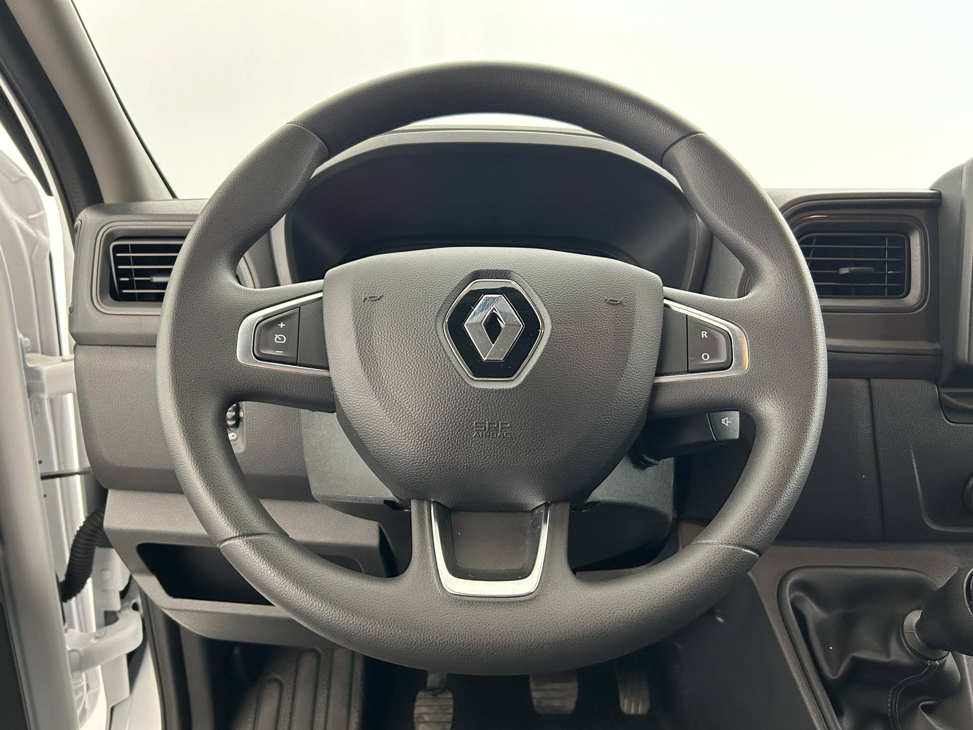 Vente en ligne Renault Master Fourgon MASTER FGN TRAC F3500 L3H3 BLUE DCI 135 au prix de 28 990 €