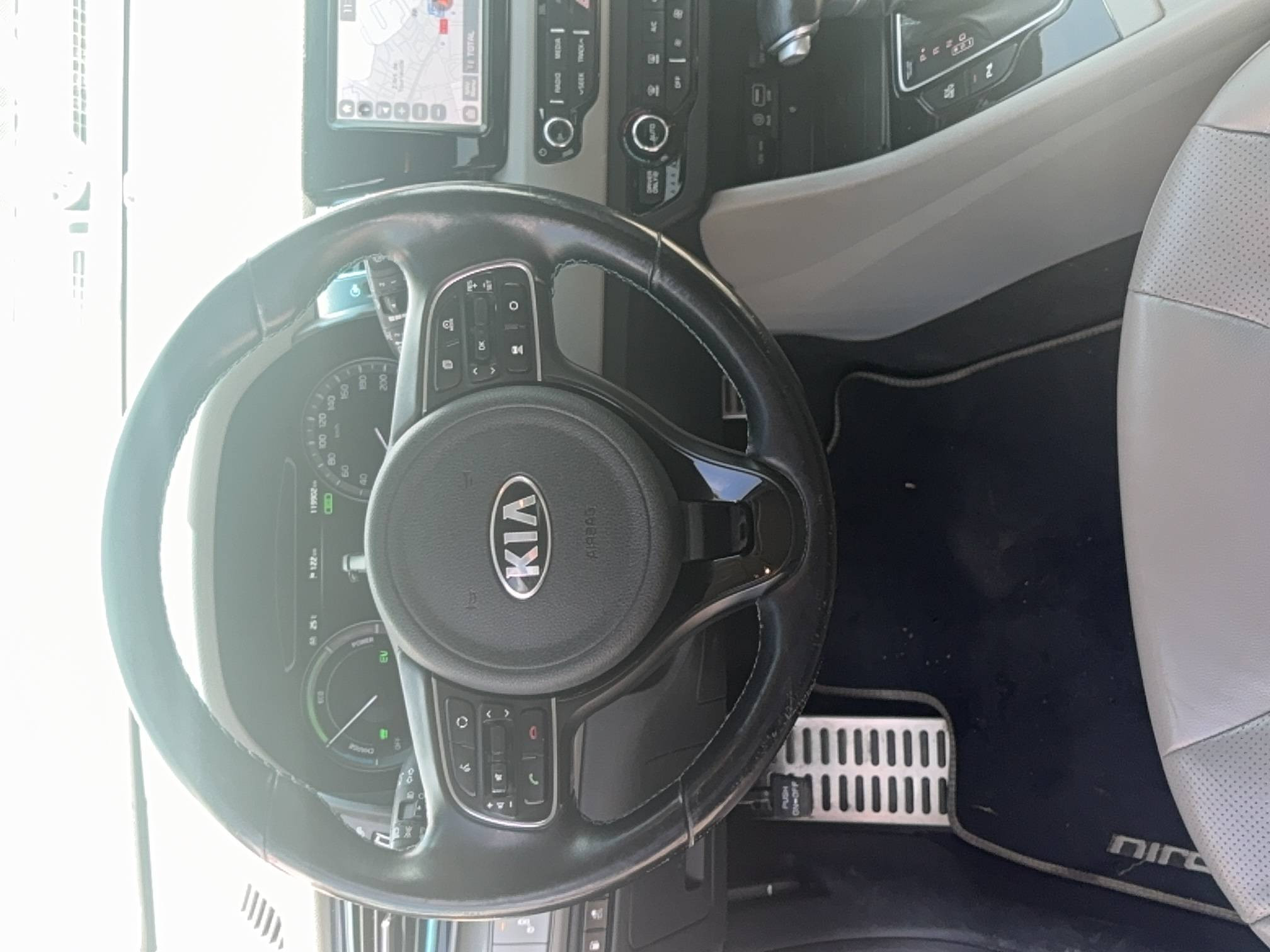 Vente en ligne Kia Niro  1.6 GDi Hybride Rechargeable 141 ch DCT6 au prix de 13 990 €