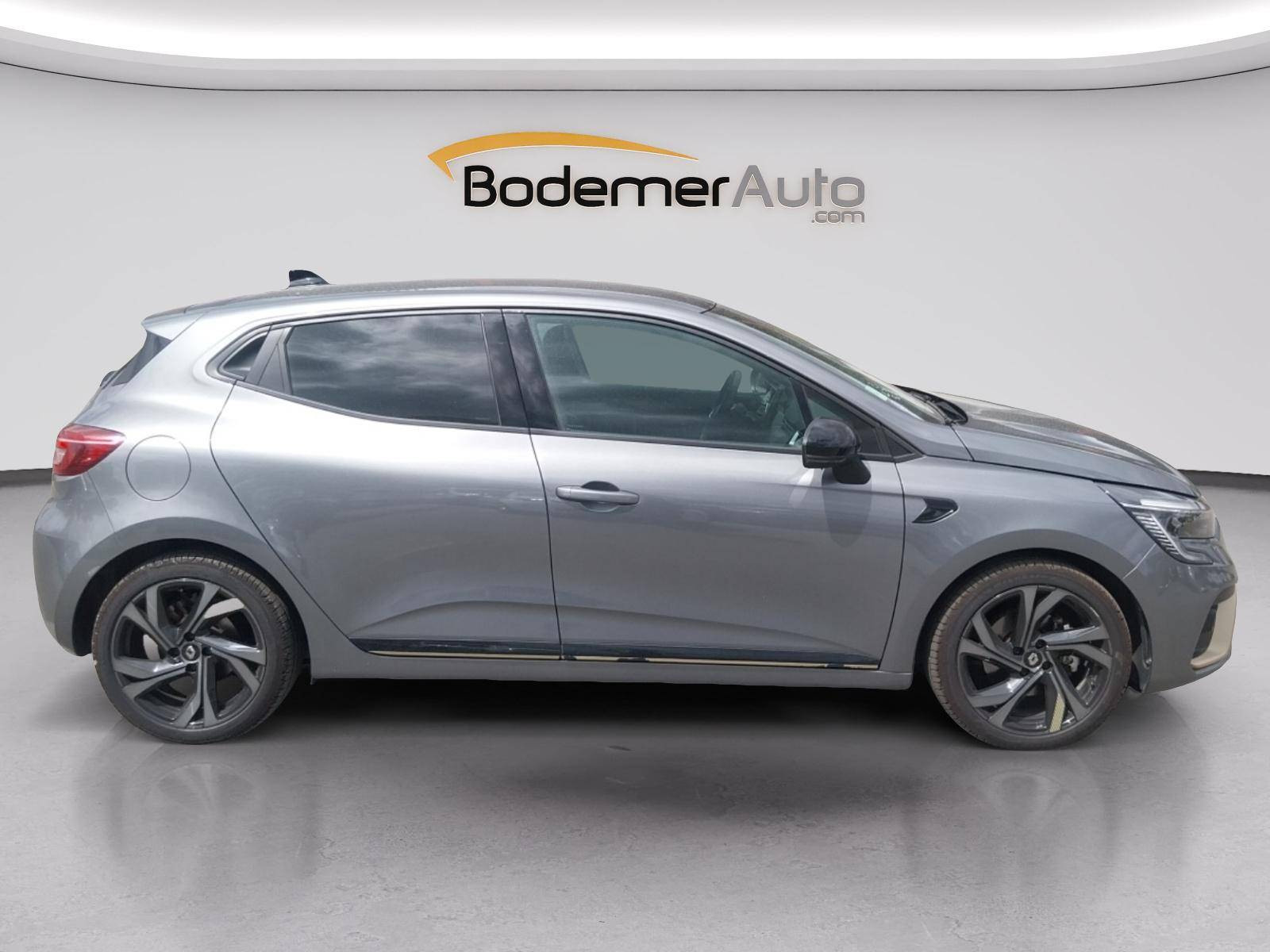 Vente en ligne Renault Clio 5 Clio E-Tech full hybrid 145 au prix de 17 990 €