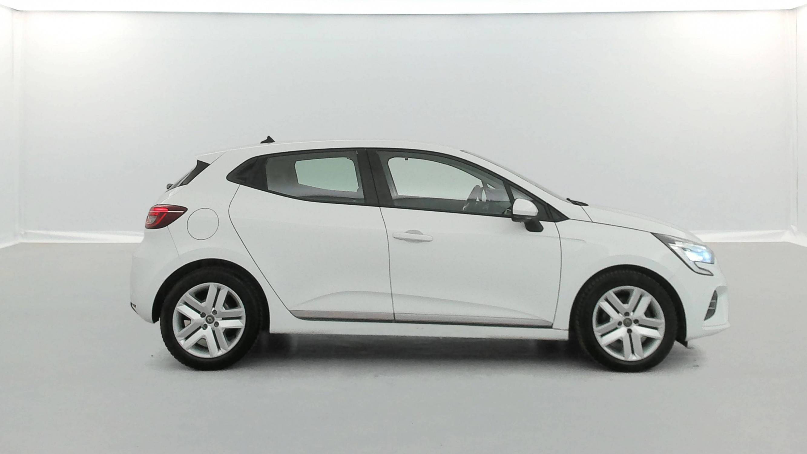 Vente en ligne Renault Clio 5 CLIO SOCIETE BLUE DCI 85 au prix de 11 999 €