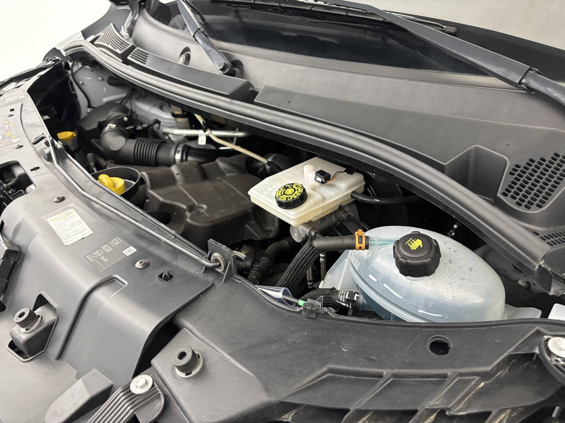 Vente en ligne Renault Master Fourgon MASTER FGN TRAC F3500 L2H2 BLUE DCI 135 au prix de 24 000 €