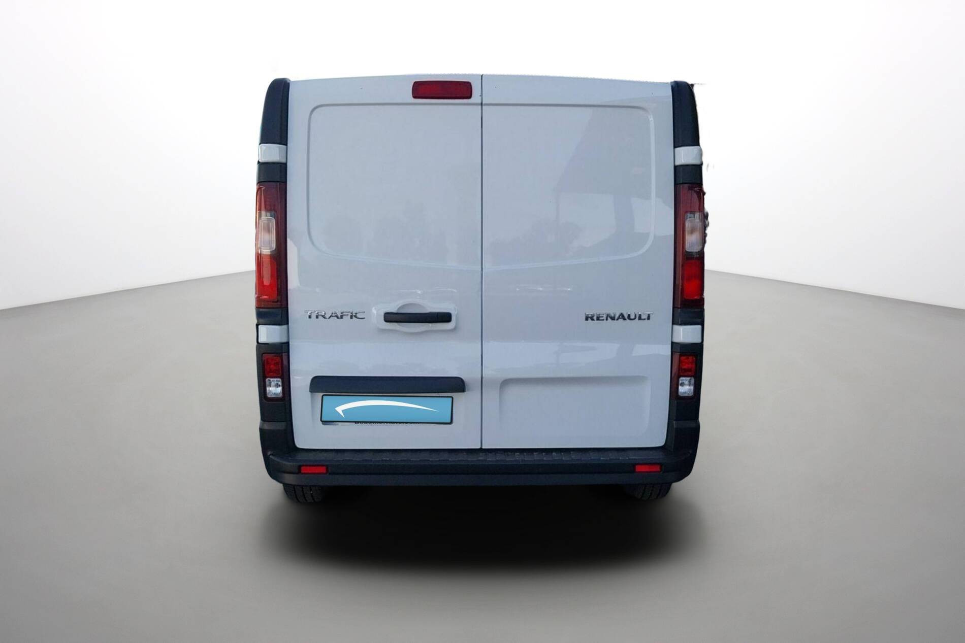 Vente en ligne Renault Trafic 3 Fourgon TRAFIC FG BLUE DCI 130 L1H1 3T GSR2 au prix de 22 790 €