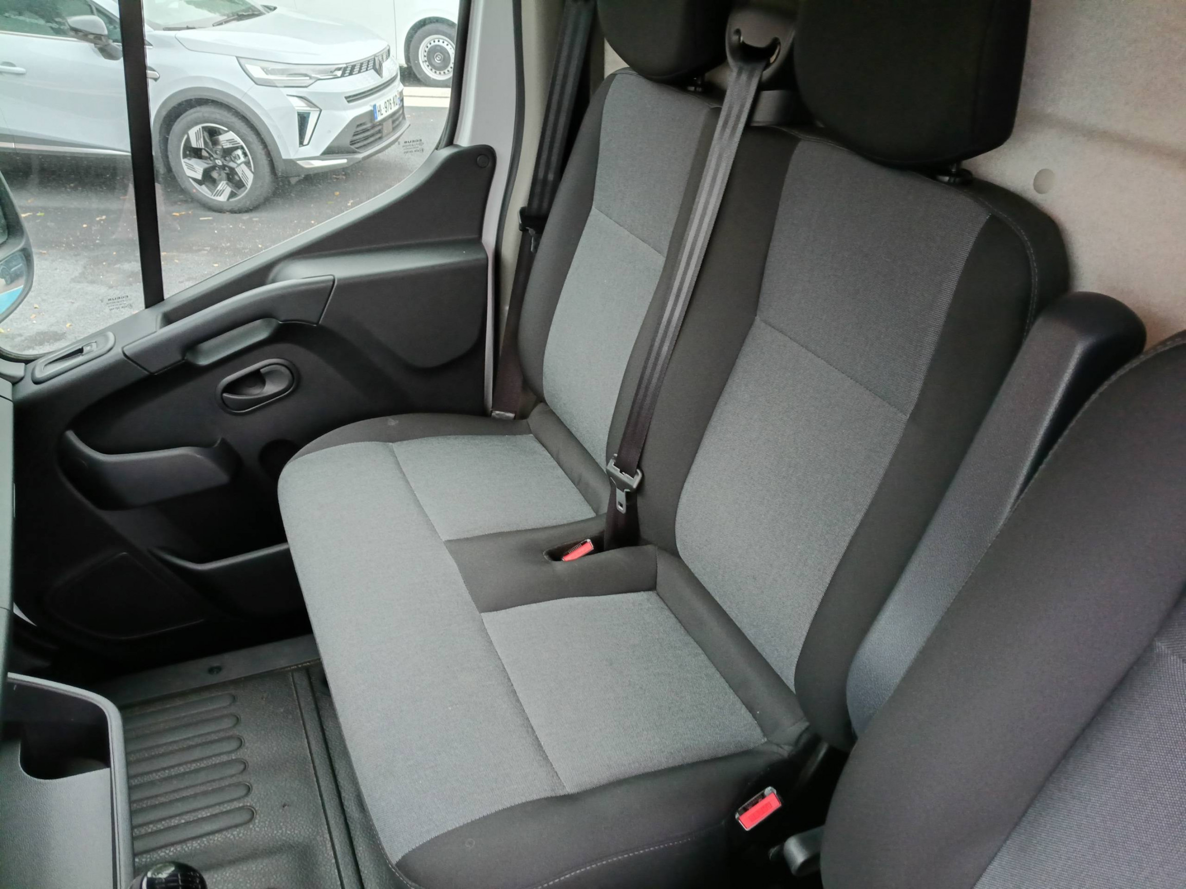 Vente en ligne Renault Master Fourgon MASTER FGN TRAC F3500 L3H3 BLUE DCI 135 au prix de 26 490 €