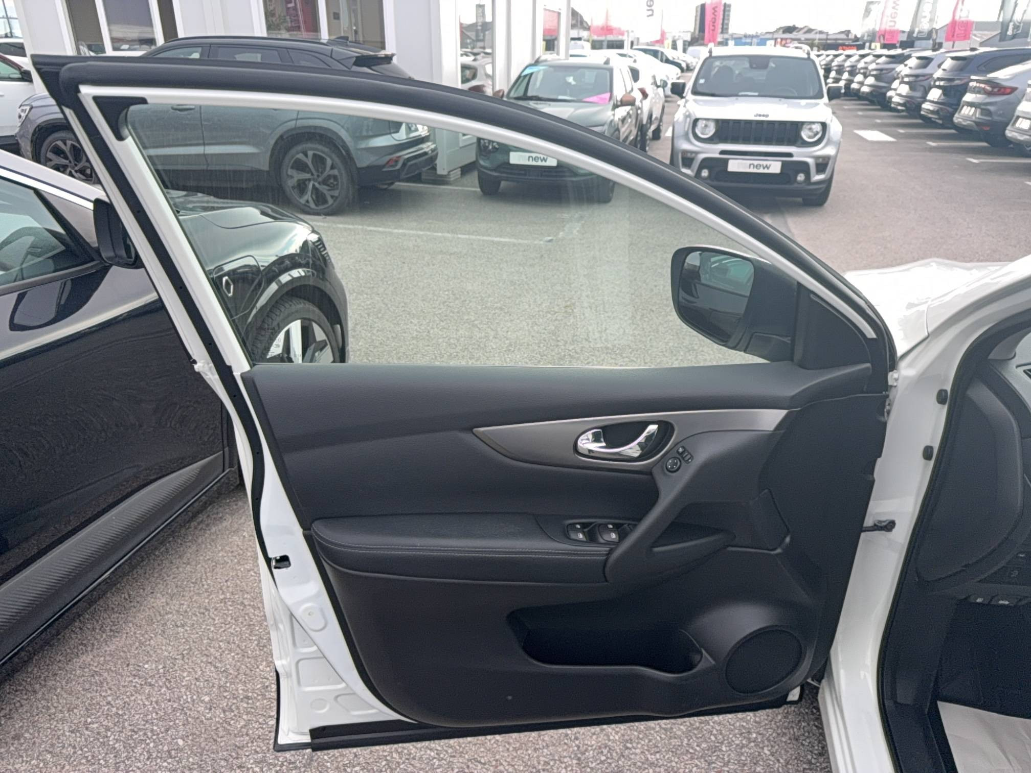 Vente en ligne Nissan Qashqai Qashqai 1.5 dCi 115 au prix de 16 990 €