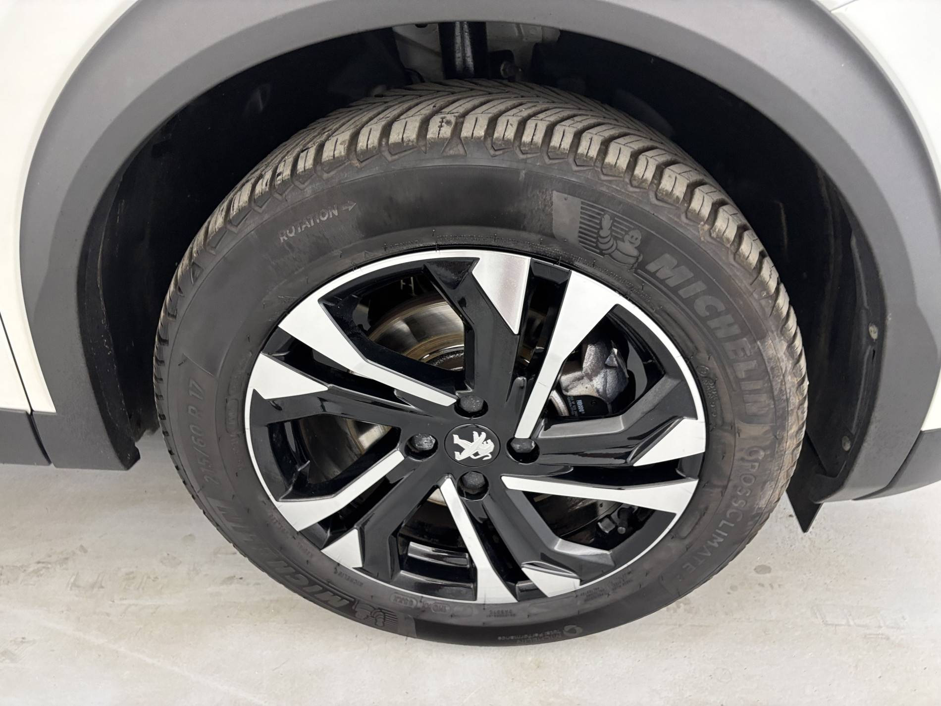Vente en ligne Peugeot 2008  BlueHDi 130 S&S EAT8 au prix de 17 490 €