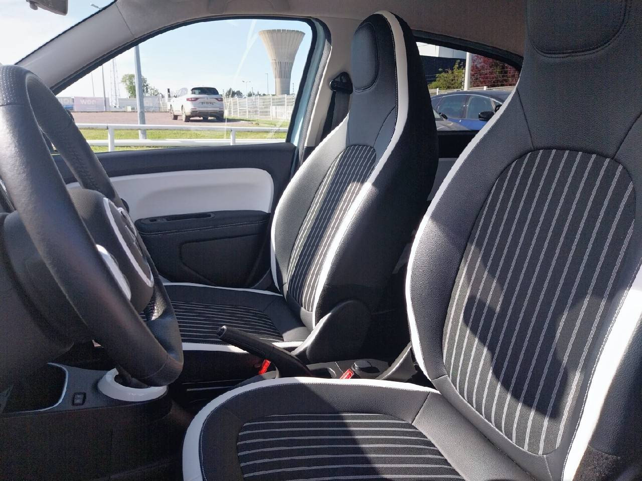 Vente en ligne Renault Twingo Electrique Twingo III E-Tech au prix de 12 990 €