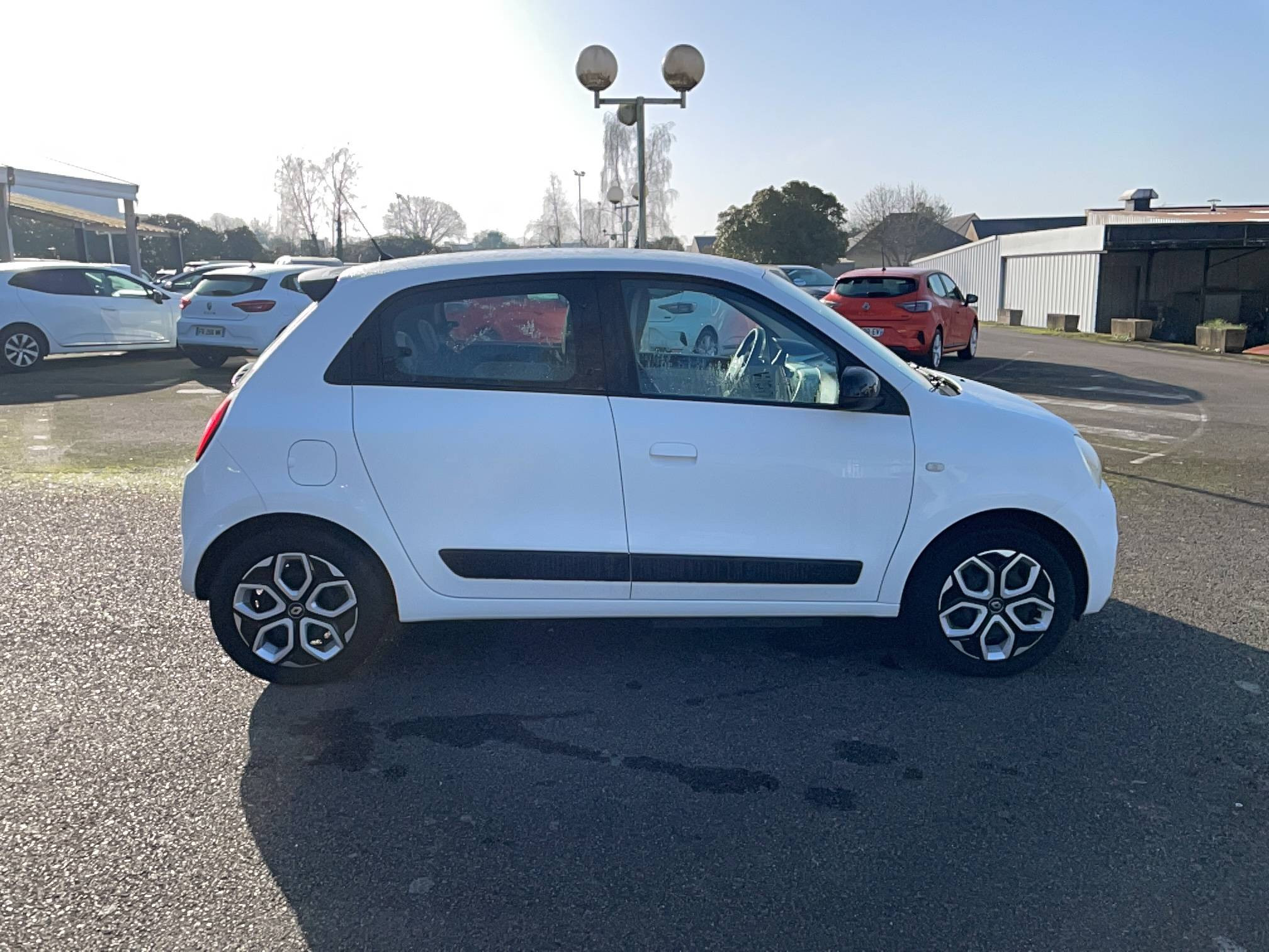 Vente en ligne Renault Twingo Electrique Twingo III E-Tech au prix de 11 490 €