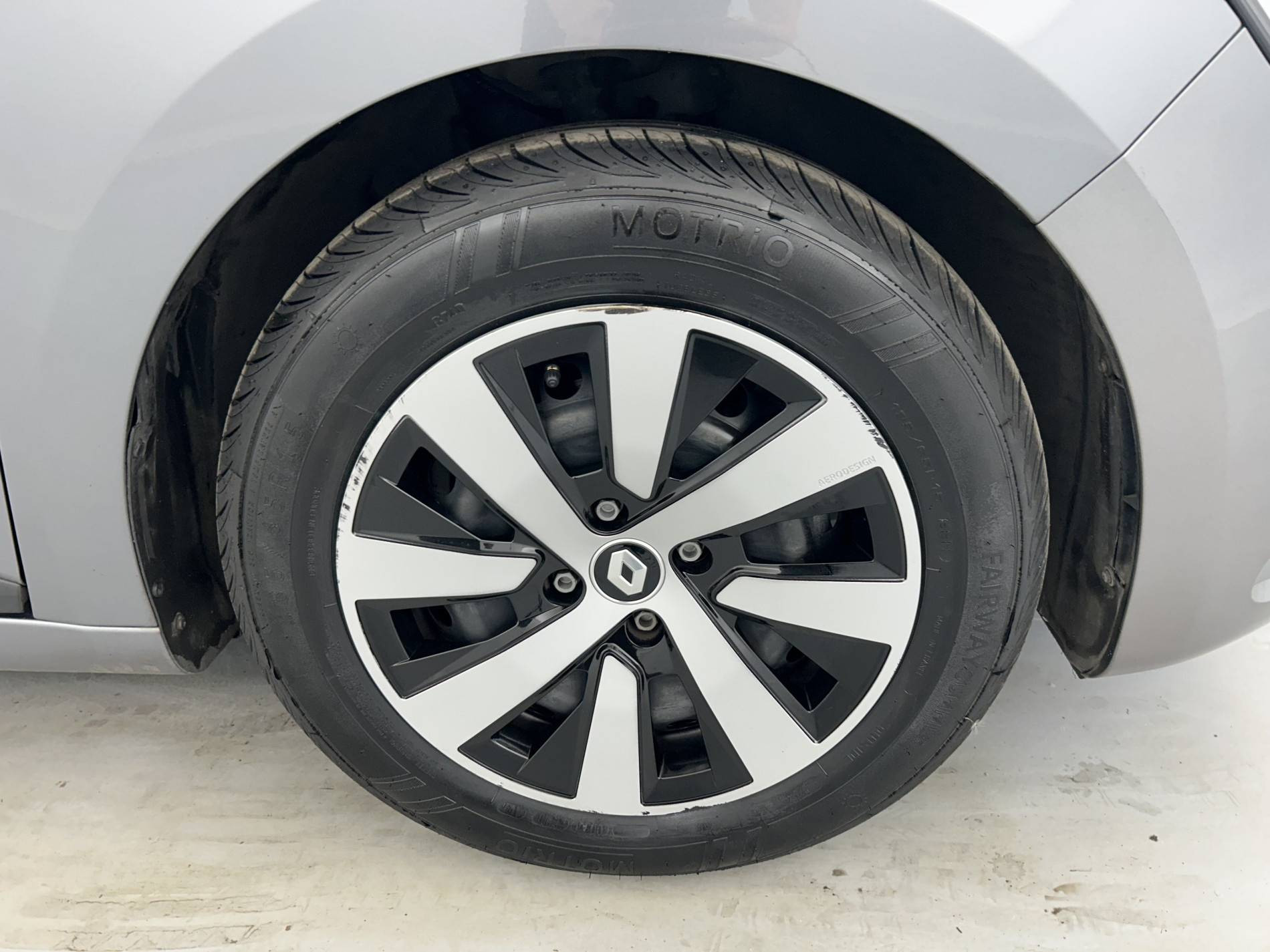 Vente en ligne Renault Clio 5 Clio TCe 90 au prix de 13 791 €