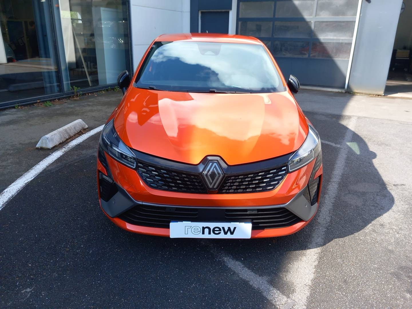 Renault Clio 5 Clio E-Tech full hybrid 145 occasion de 2023 en vente à Châteaulin