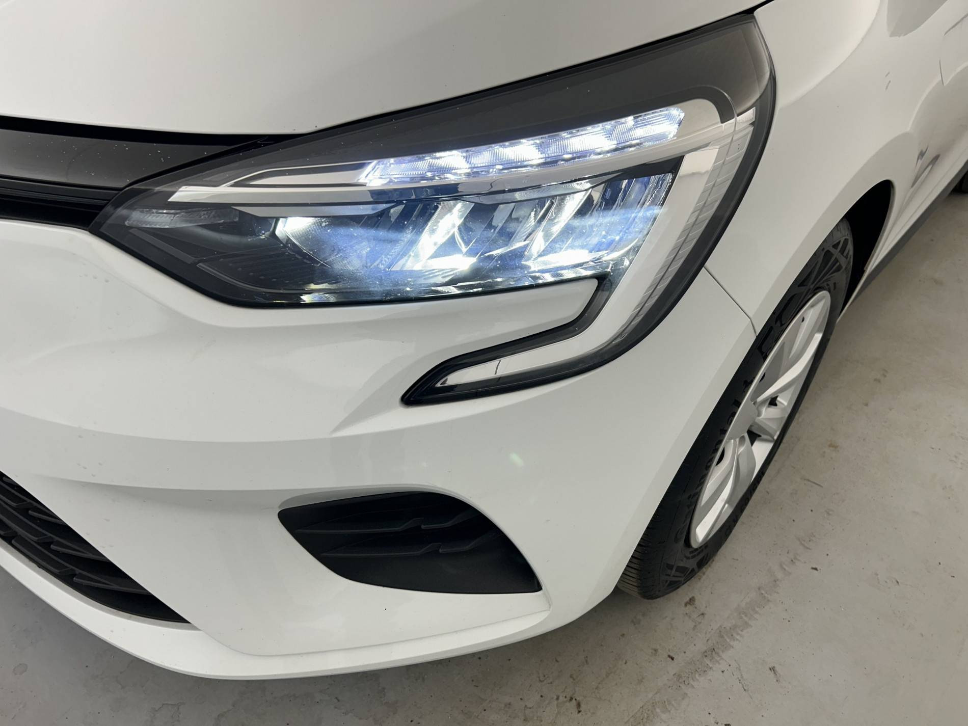 Vente en ligne Renault Clio 5 Clio SCe 65 au prix de 12 990 €