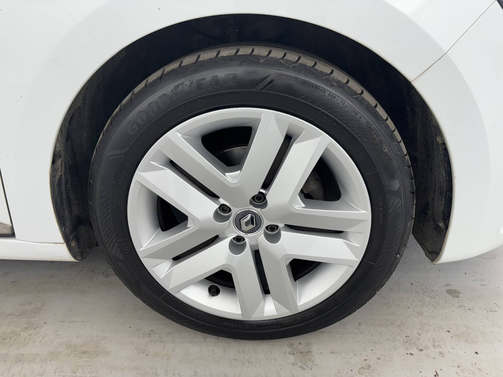 Vente en ligne Renault Clio 5 Clio TCe 90 - 21 au prix de 13 990 €