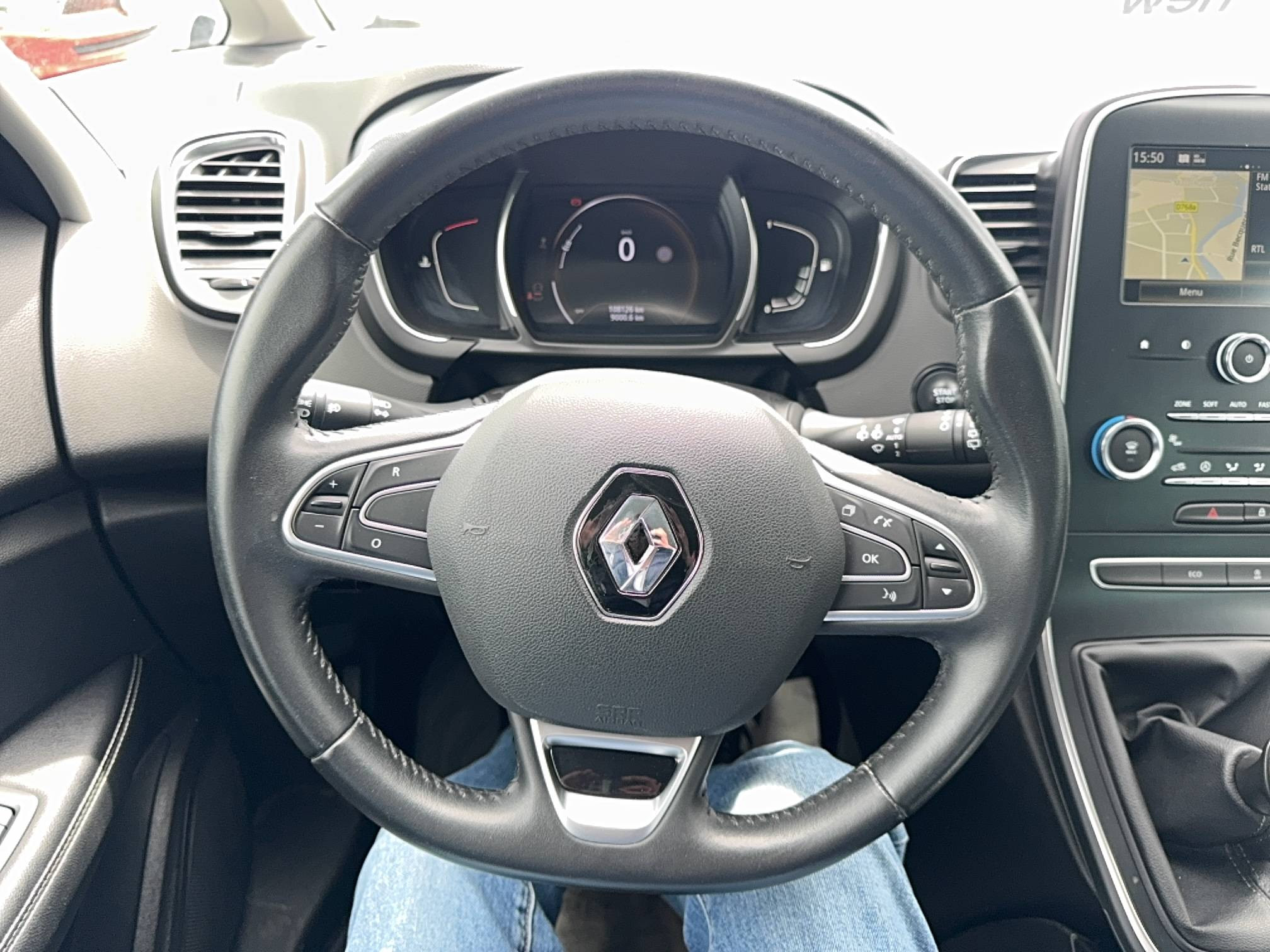 Vente en ligne Renault Scenic 4 Scenic Blue dCi 120 au prix de 14 290 €