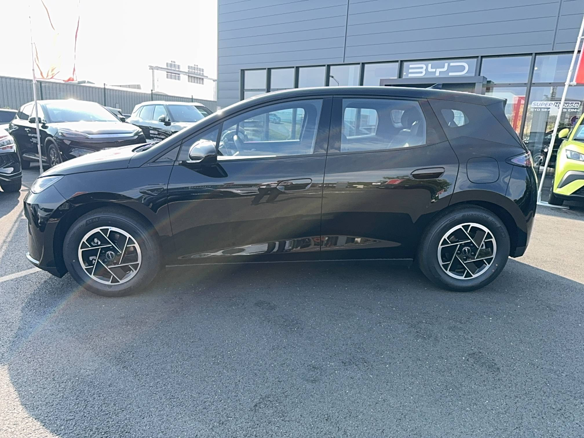 Vente en ligne Byd Dolphin G  1.5 DM-i PHEV 175 ch au prix de 22 590 €
