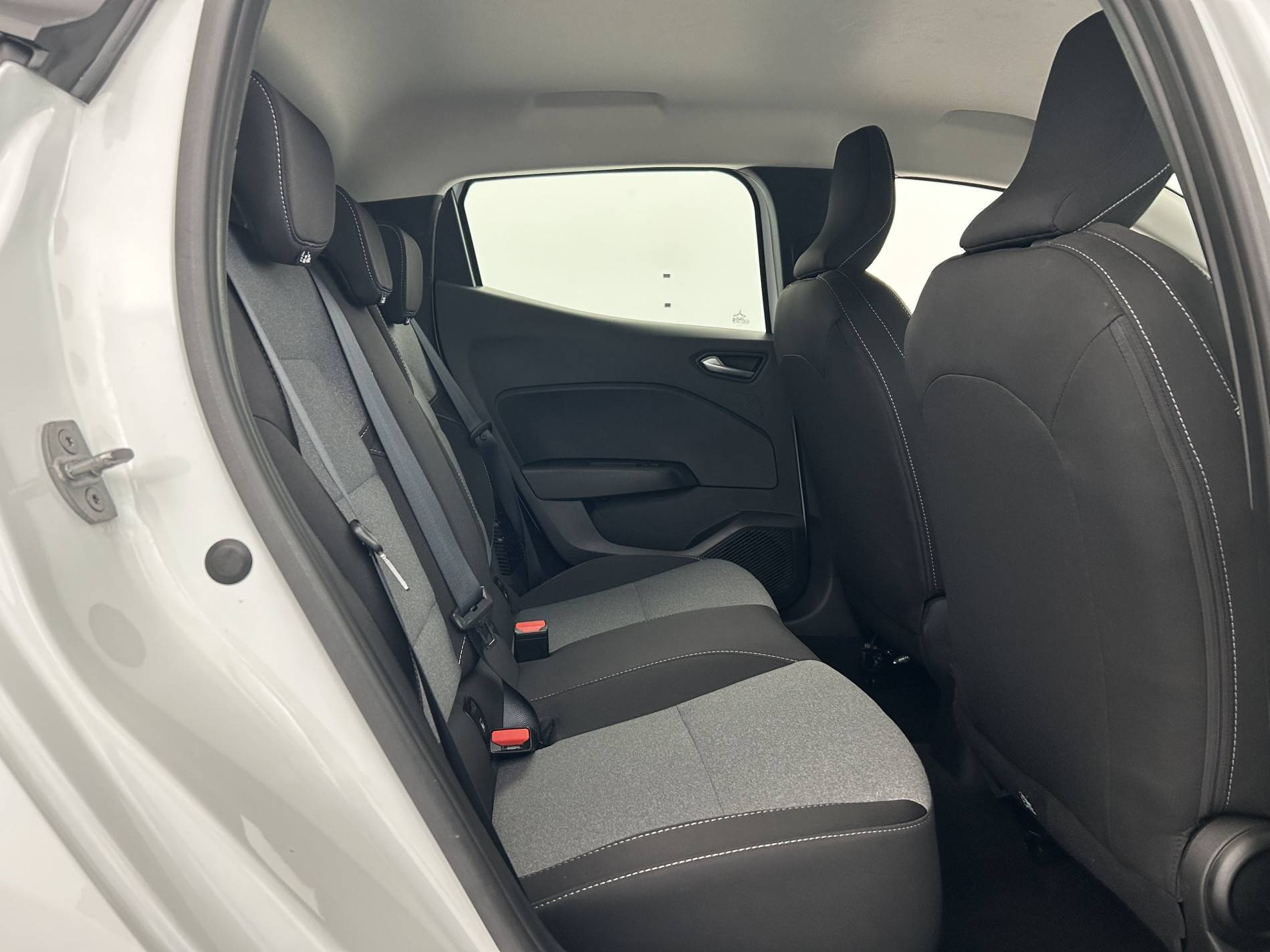 Vente en ligne Renault Clio 5 Clio E-Tech full hybrid 145 ch GSR2 au prix de 19 990 €