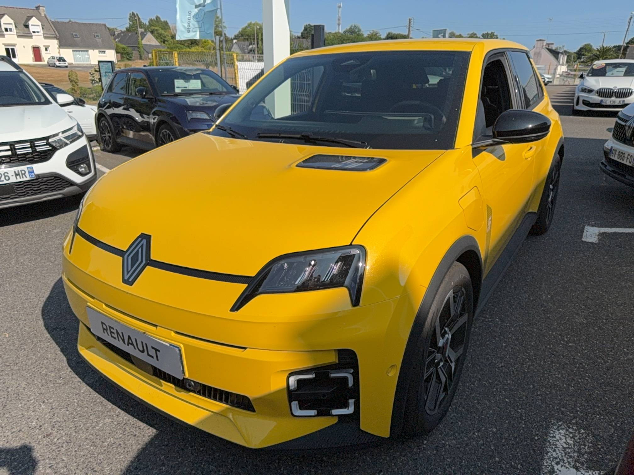 Renault R5 E-Tech  150 ch autonomie confort occasion de 2026 en vente à Concarneau