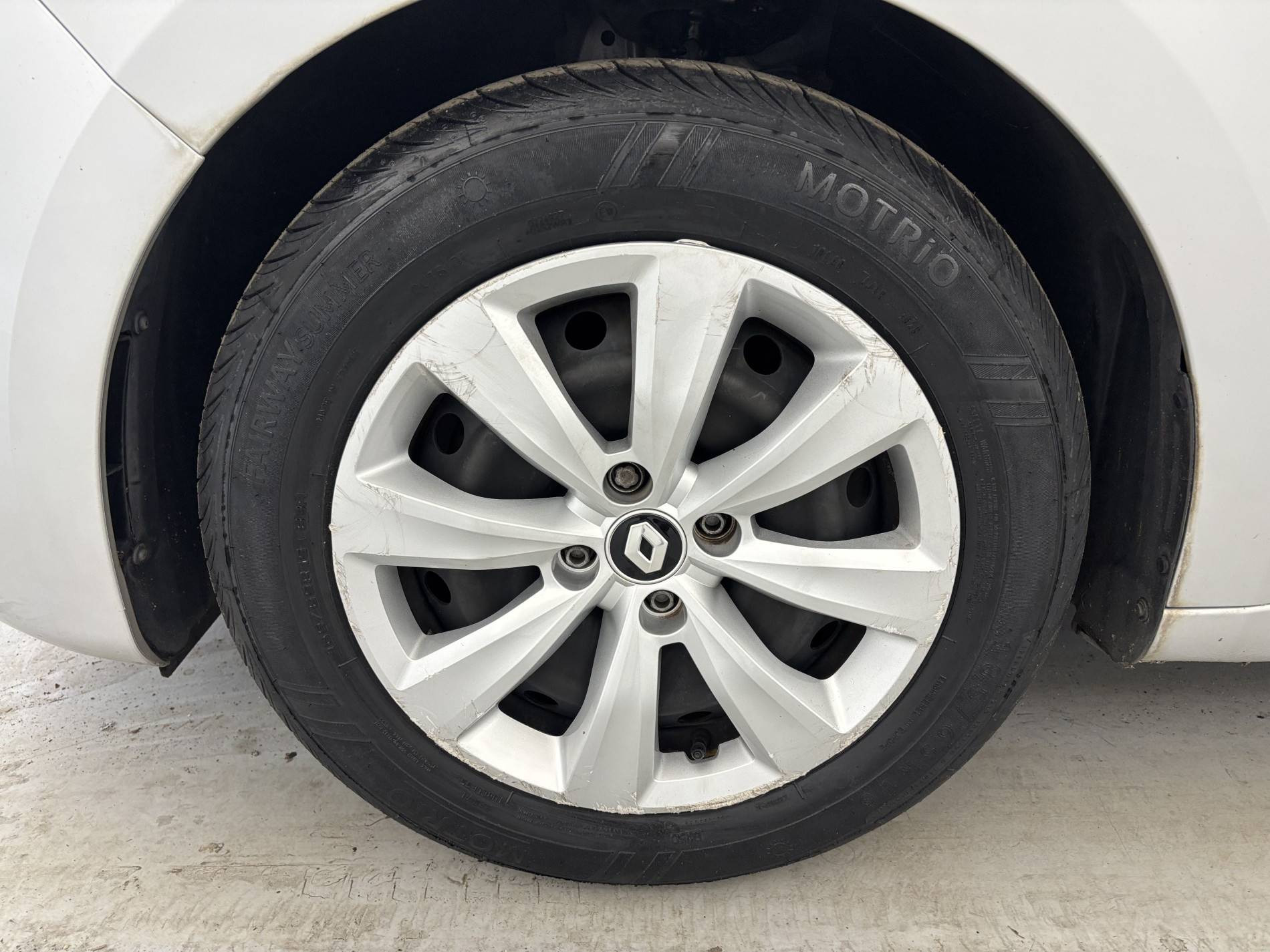 Vente en ligne Renault Clio 5 Clio SCe 65 au prix de 12 590 €