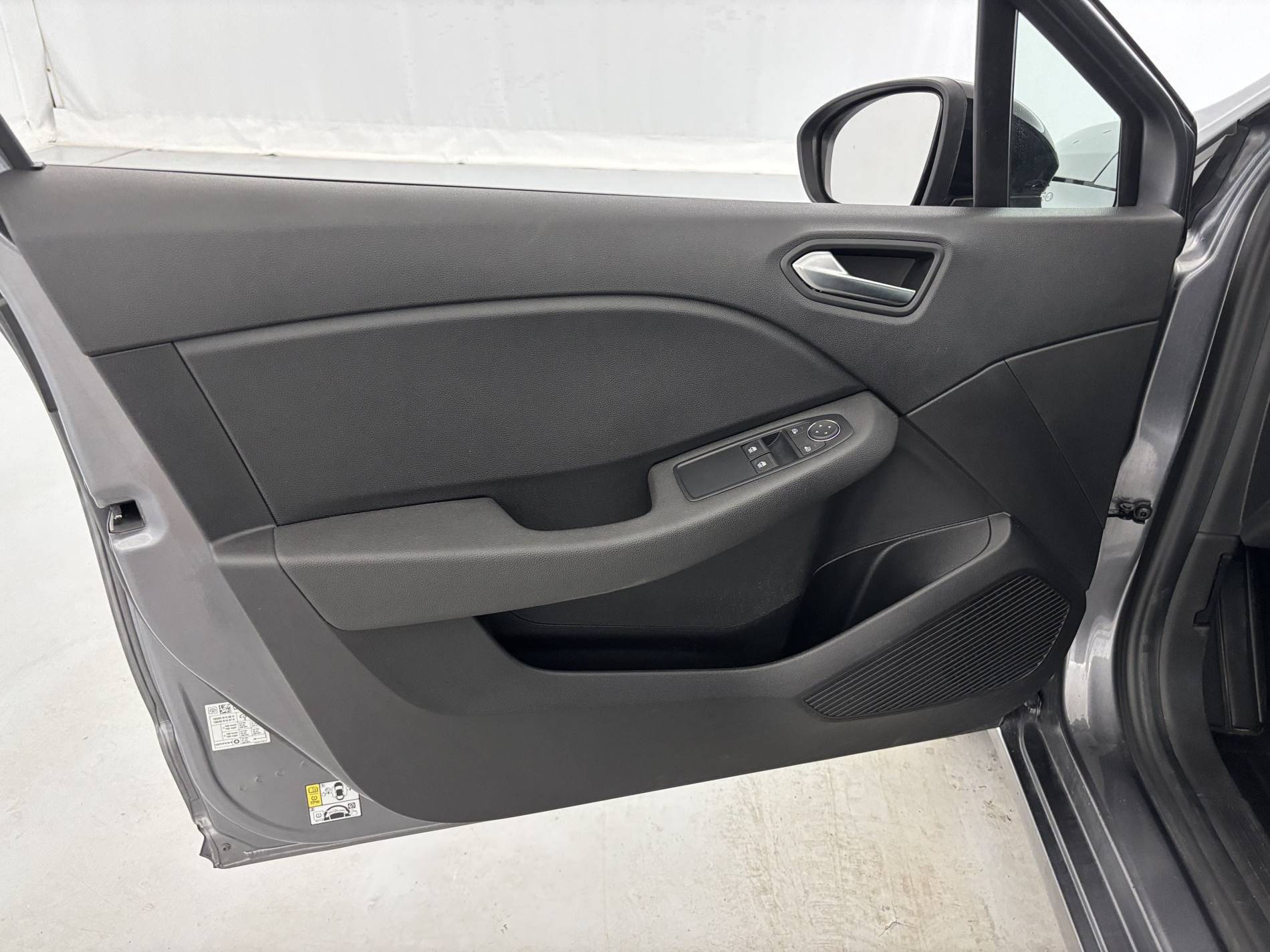 Vente en ligne Renault Clio 5 Clio E-Tech full hybrid 145 au prix de 14 990 €