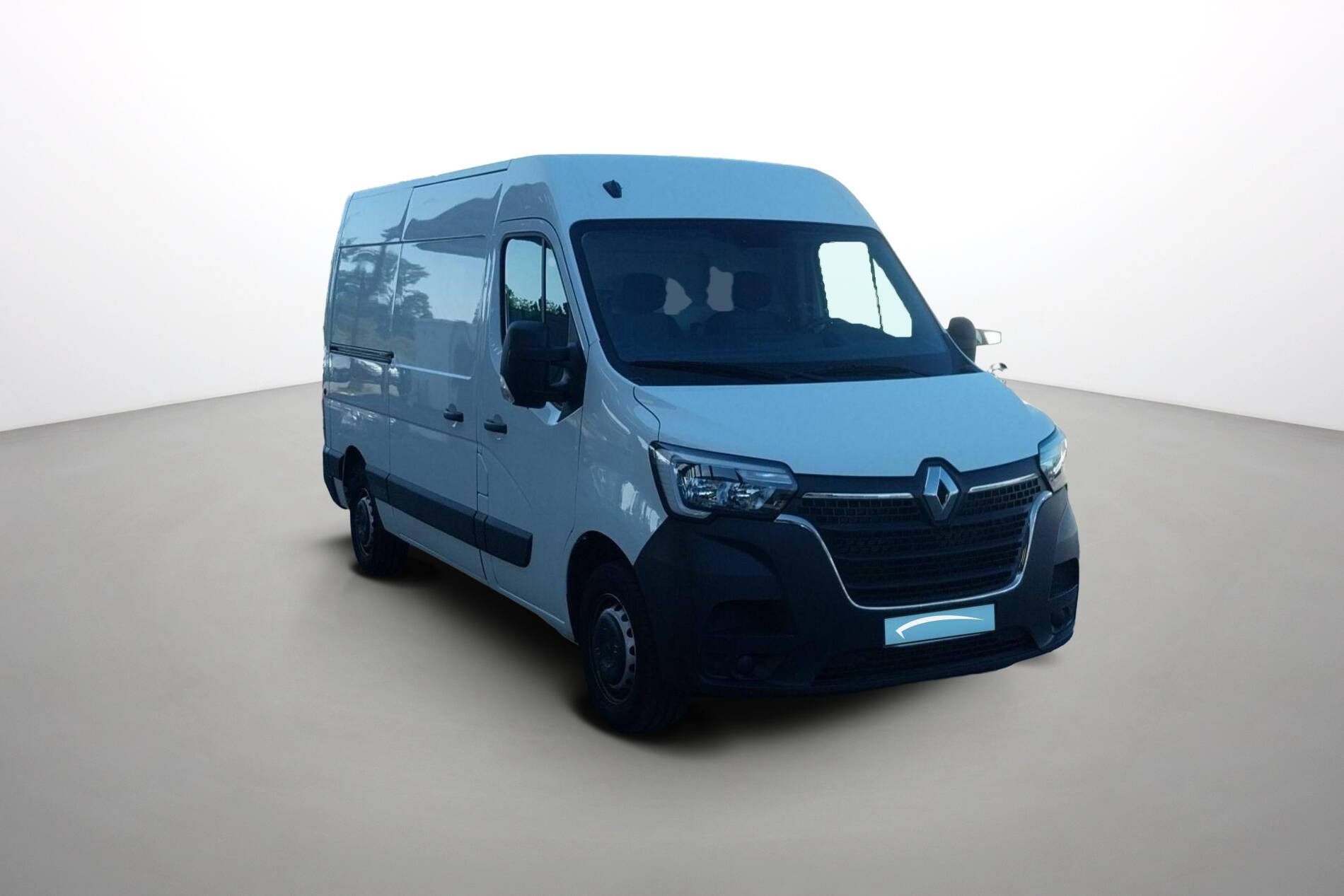 Vente en ligne Renault Master Fourgon MASTER FGN TRAC F3500 L2H2 BLUE DCI 135 au prix de 23 890 €