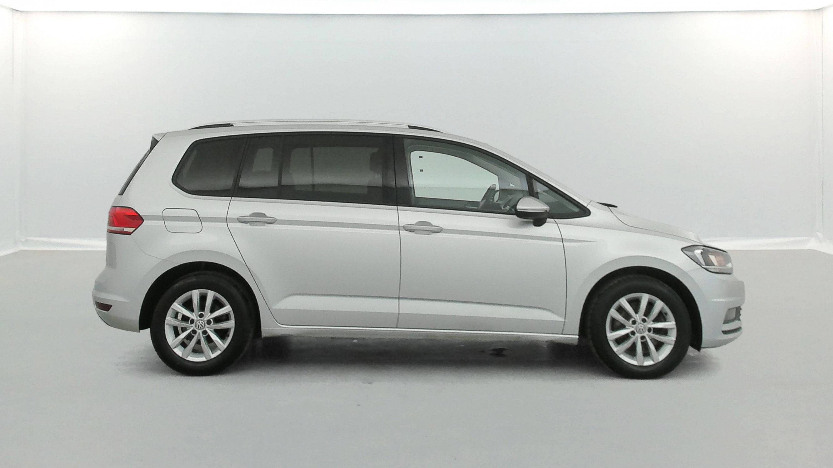 Vente en ligne Volkswagen Touran Touran 1.6 TDI 115 BMT 7pl au prix de 17 990 €
