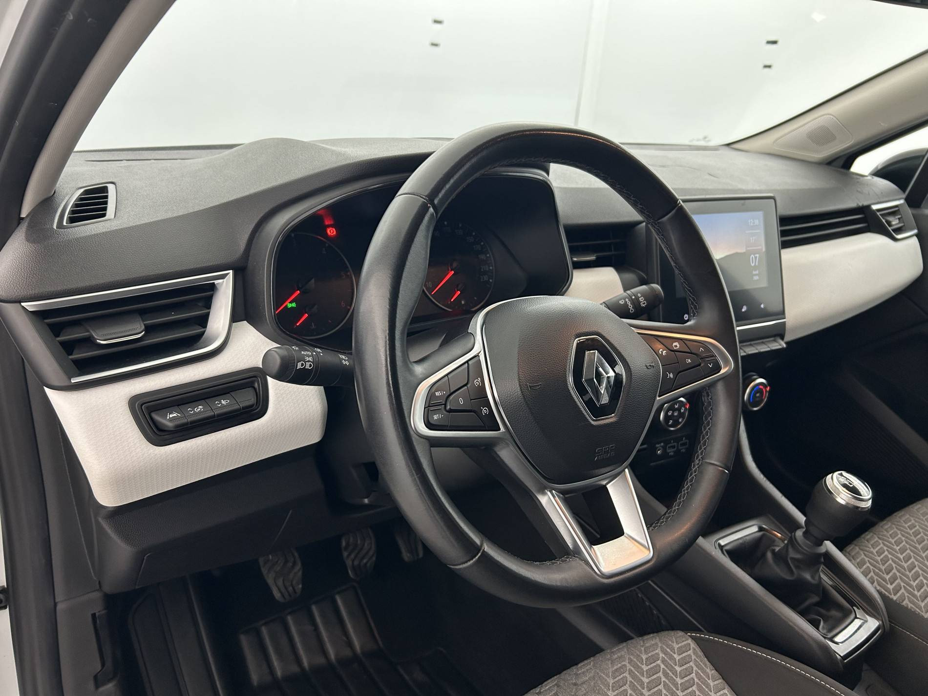 Vente en ligne Renault Clio 5 CLIO SOCIETE BLUE DCI 100 au prix de 14 990 €