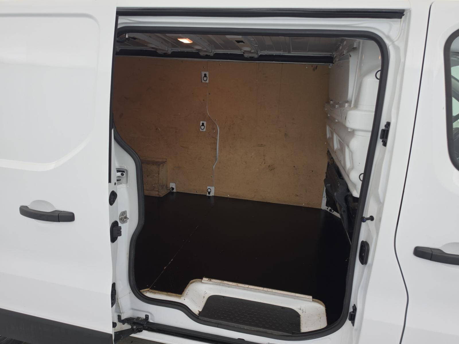Vente en ligne Renault Trafic 3 Fourgon TRAFIC FGN L2H1 3000 KG BLUE DCI 130 au prix de 21 990 €