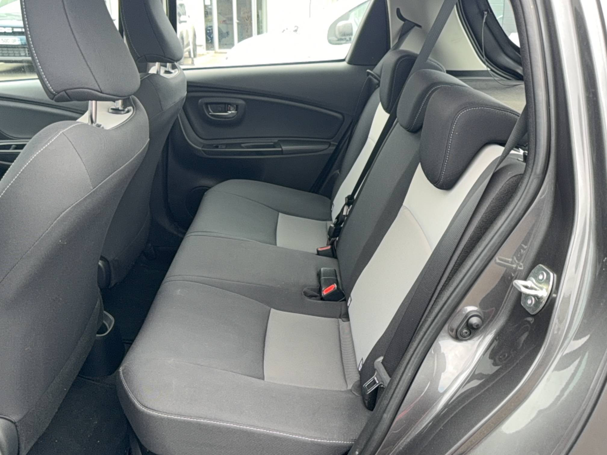 Vente en ligne Toyota Yaris Yaris Hybride 100h au prix de 16 990 €