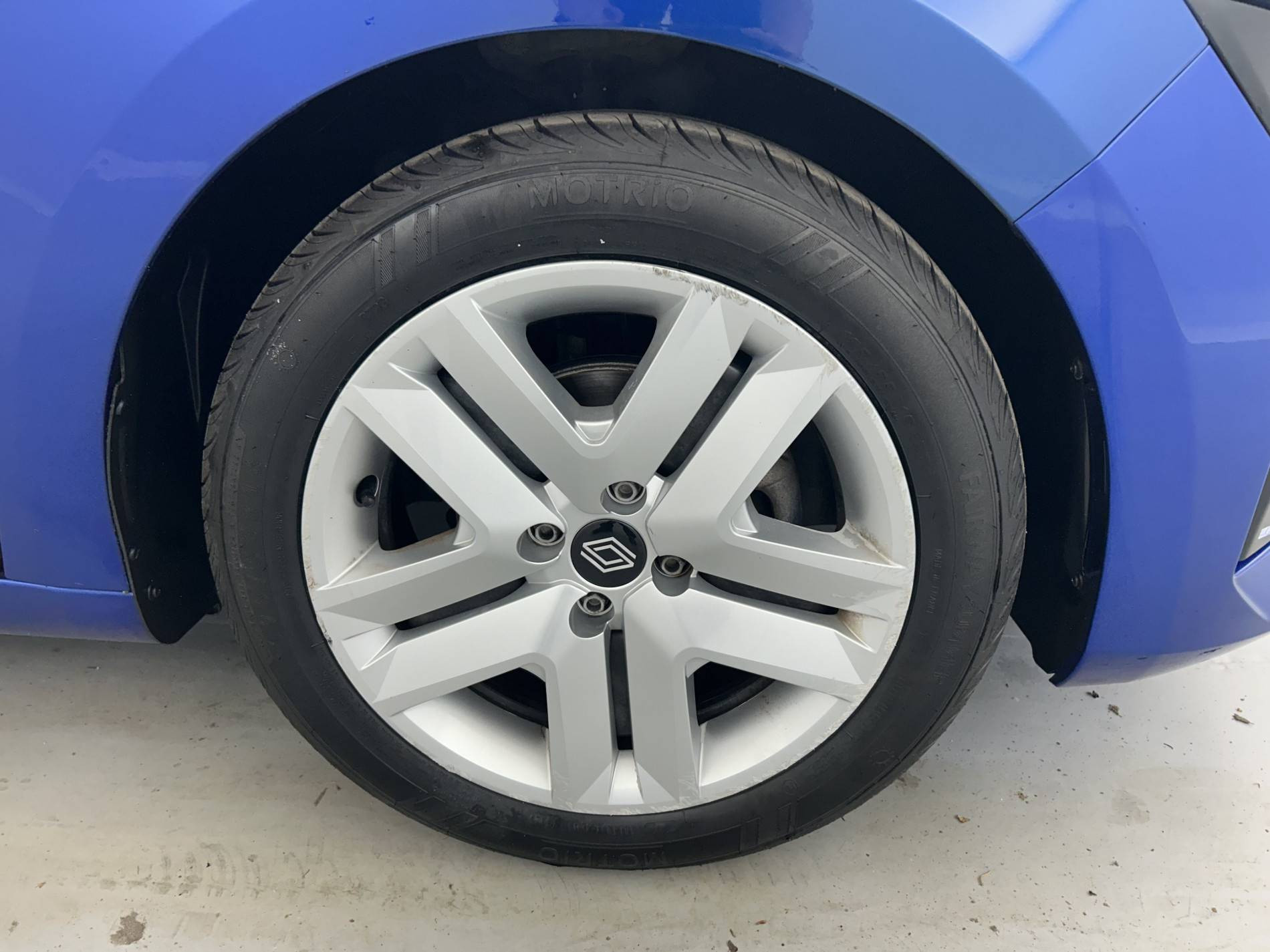 Vente en ligne Renault Clio 5 Clio TCe 90 au prix de 14 790 €
